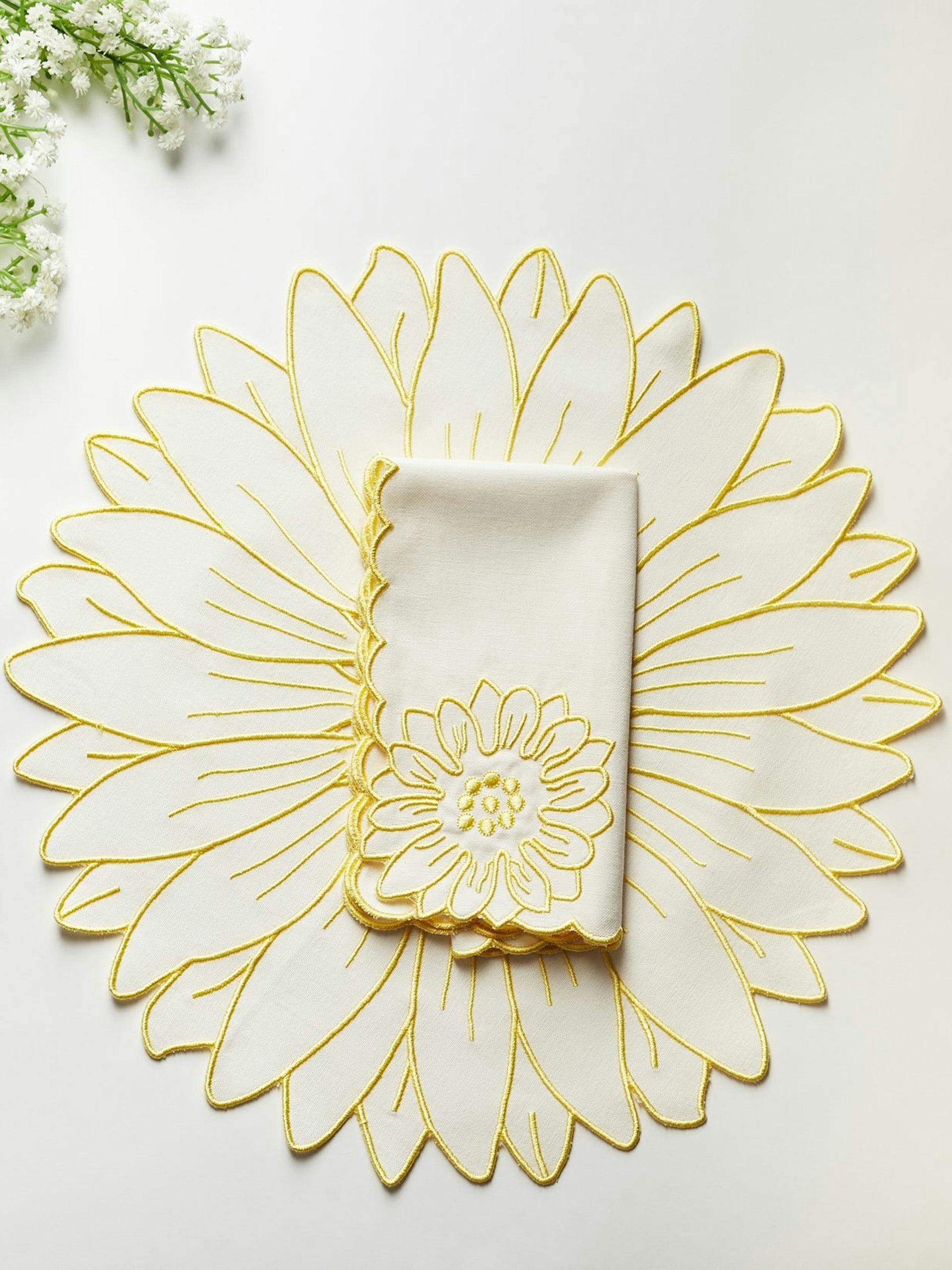 The Margherita yellow placemat and napkin set