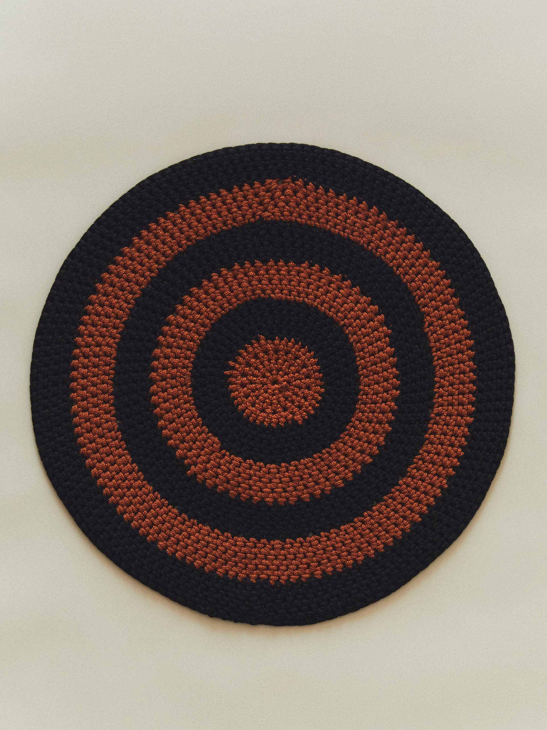 Woven circle design placemat