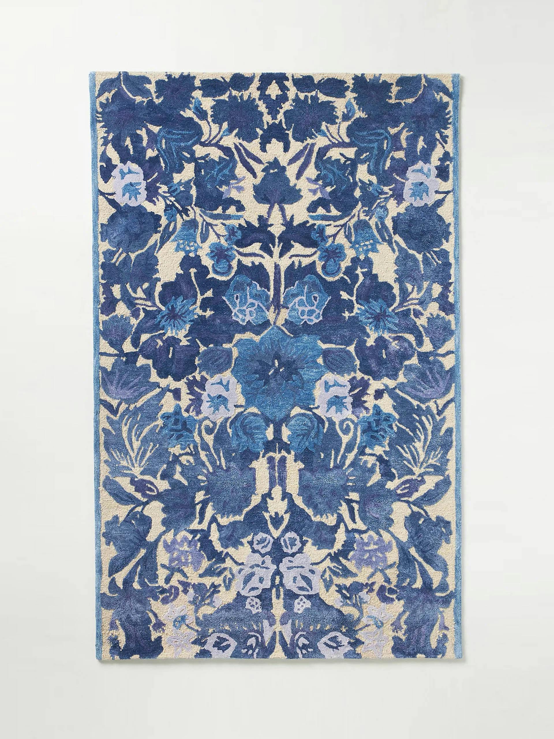 Hand-tufted blue floral rug