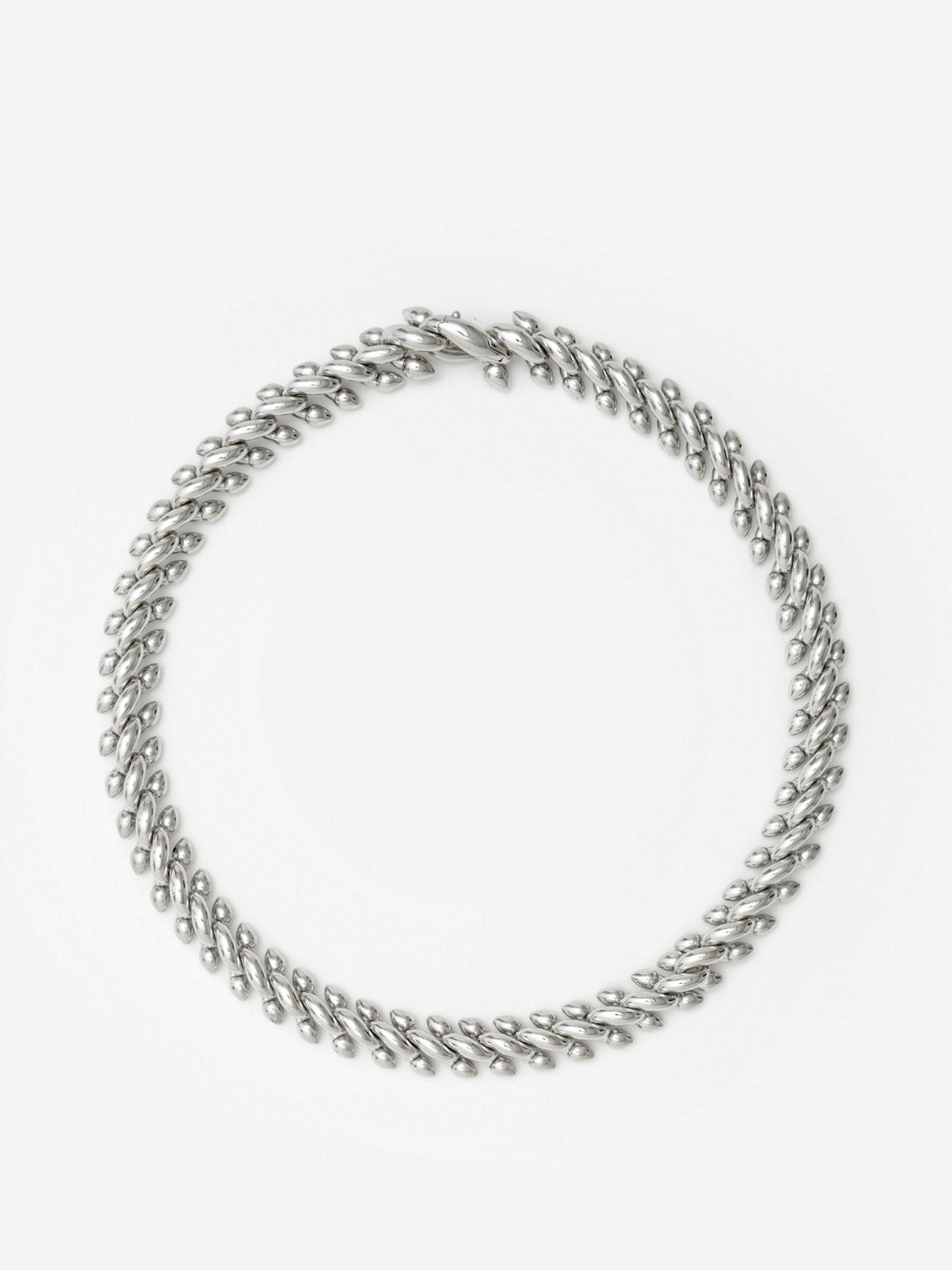 Silver spear chain necklace