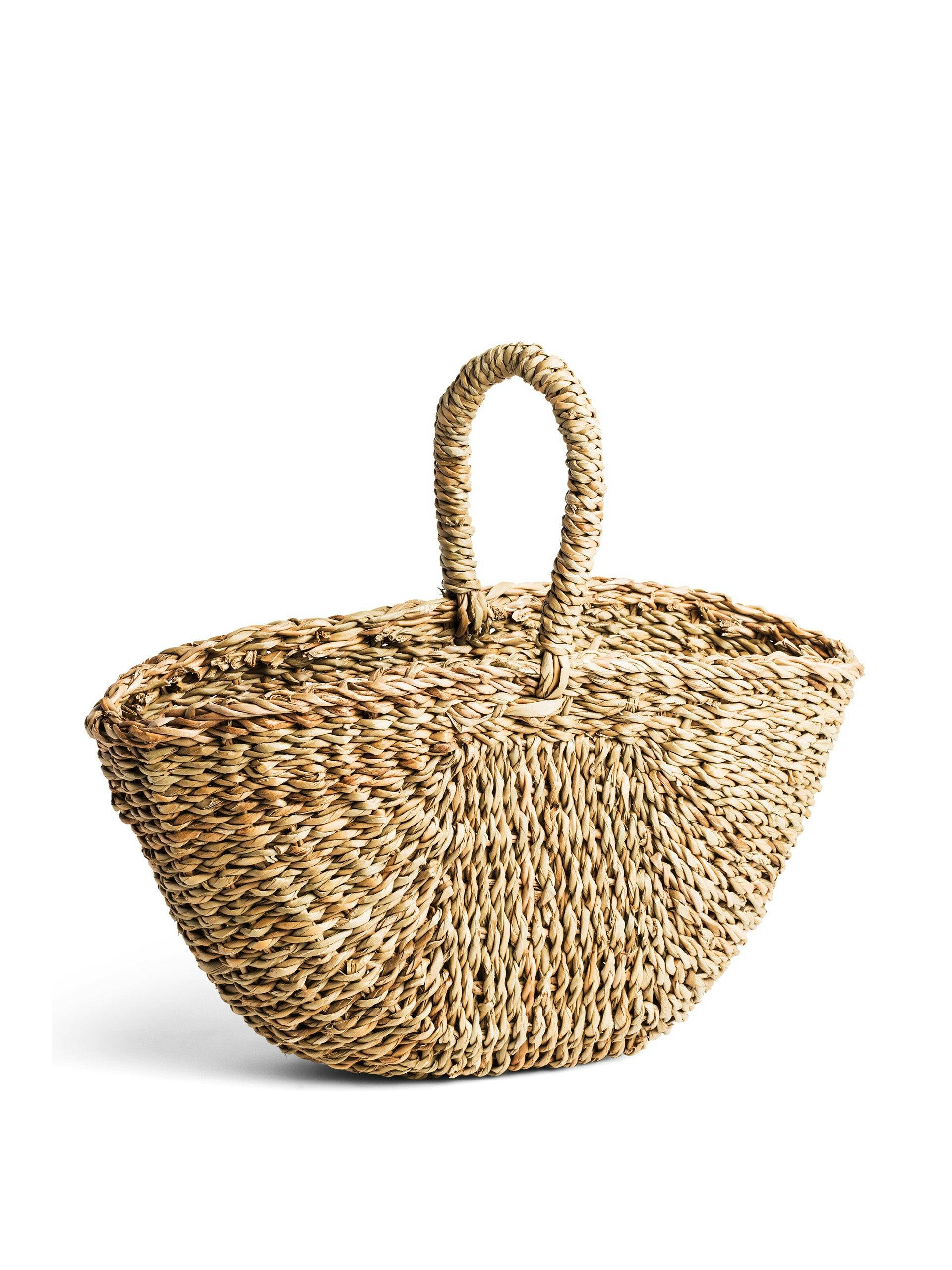 Small round jute basket