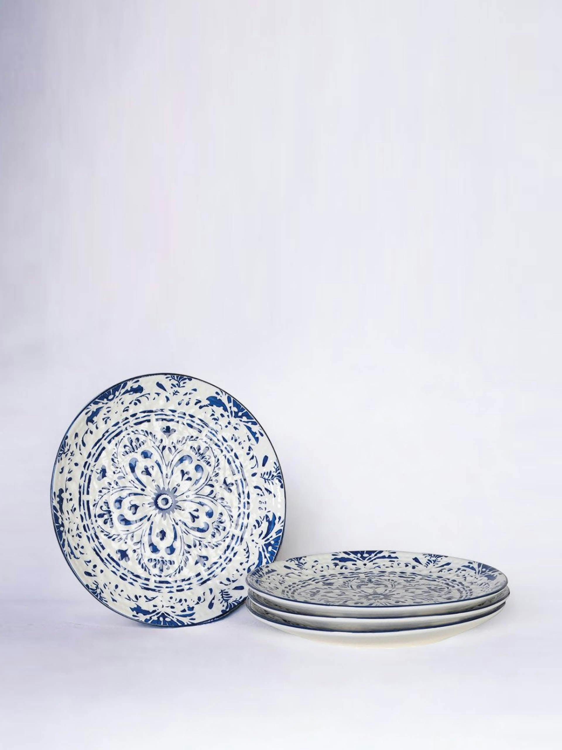 Blue and white patterned plates (set of 4)
