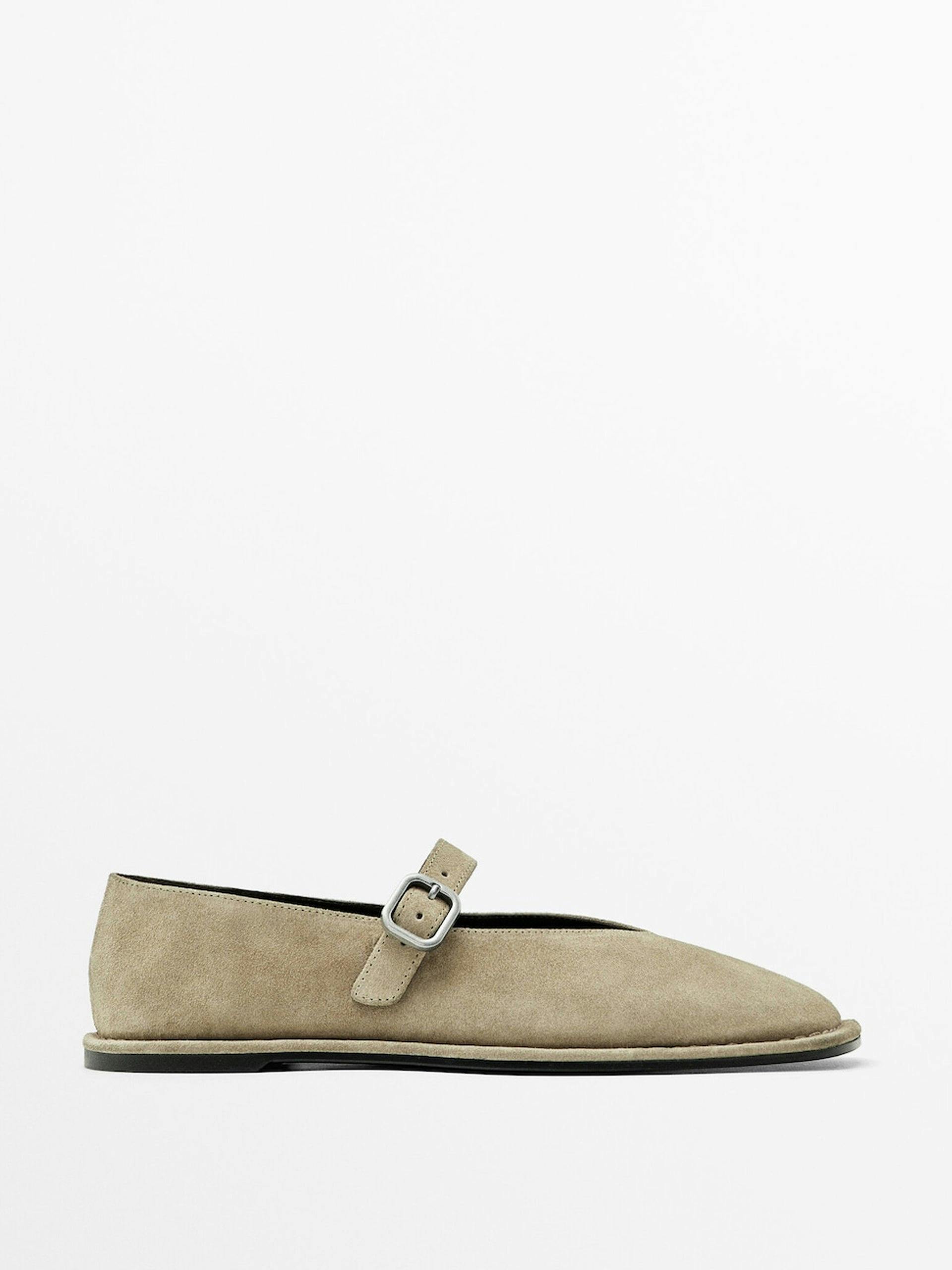 Split suede ballet flats with buckle