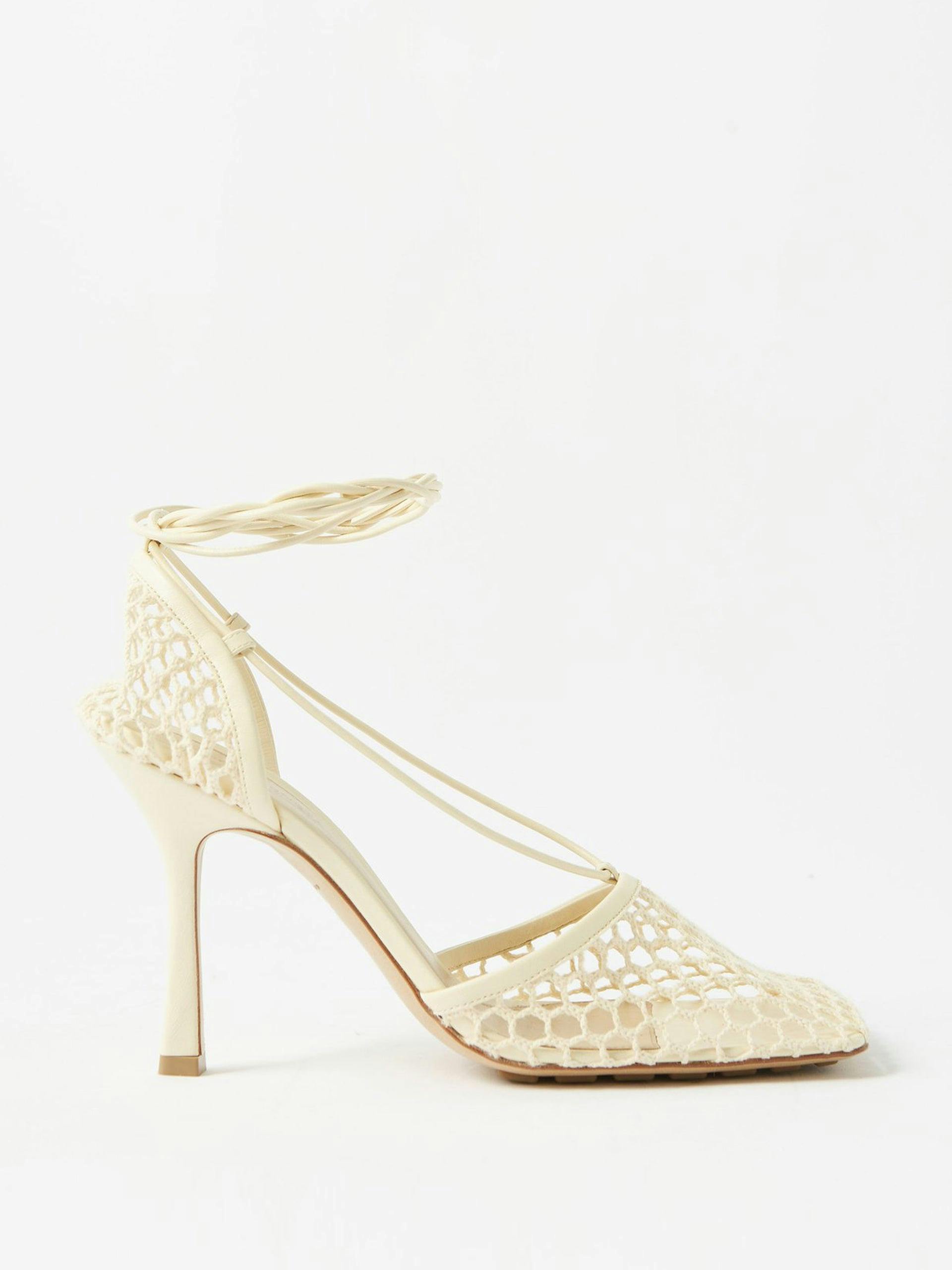 Cream leather and mesh pumps