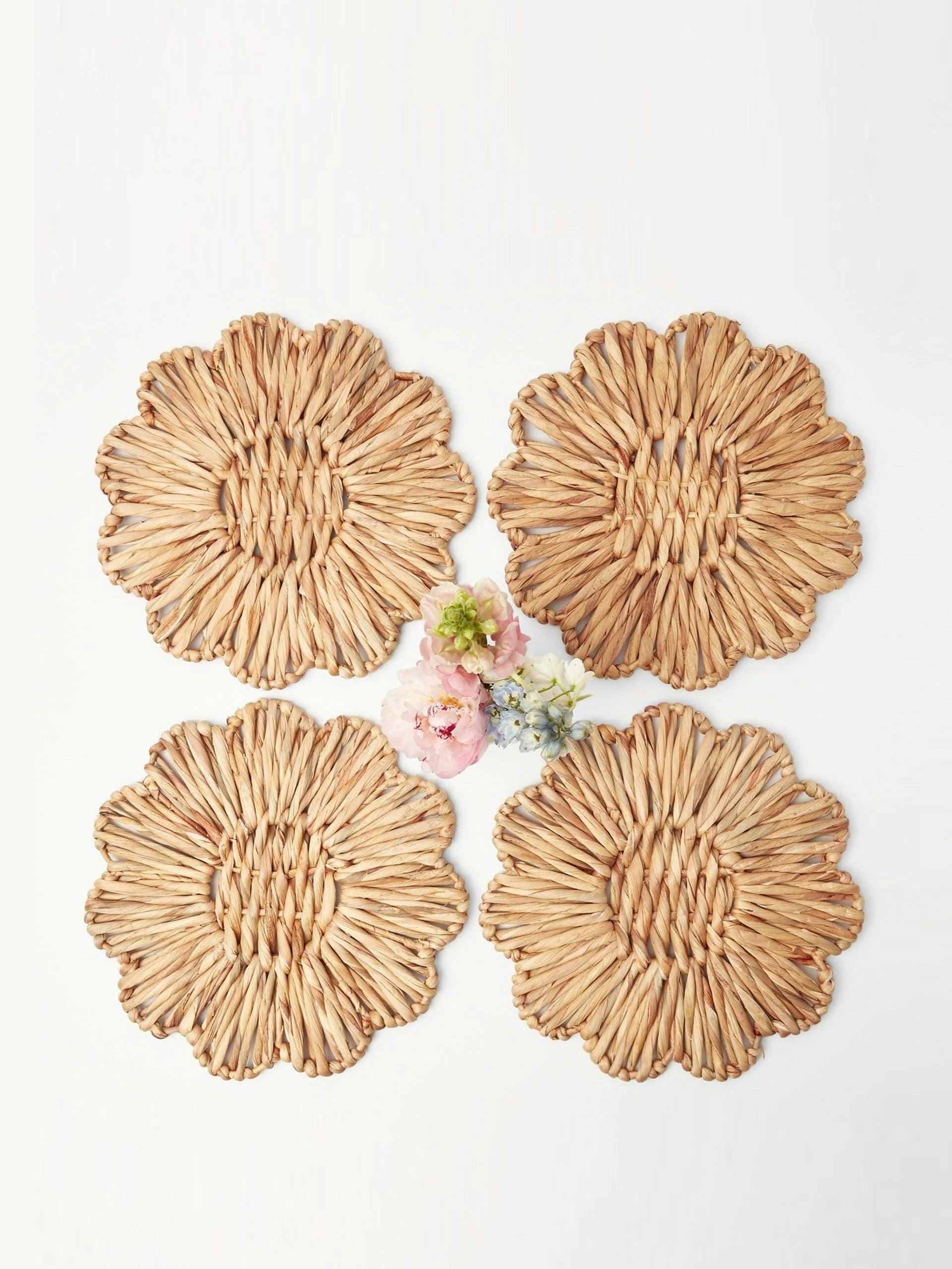 Rattan flower placemats (set of 4)