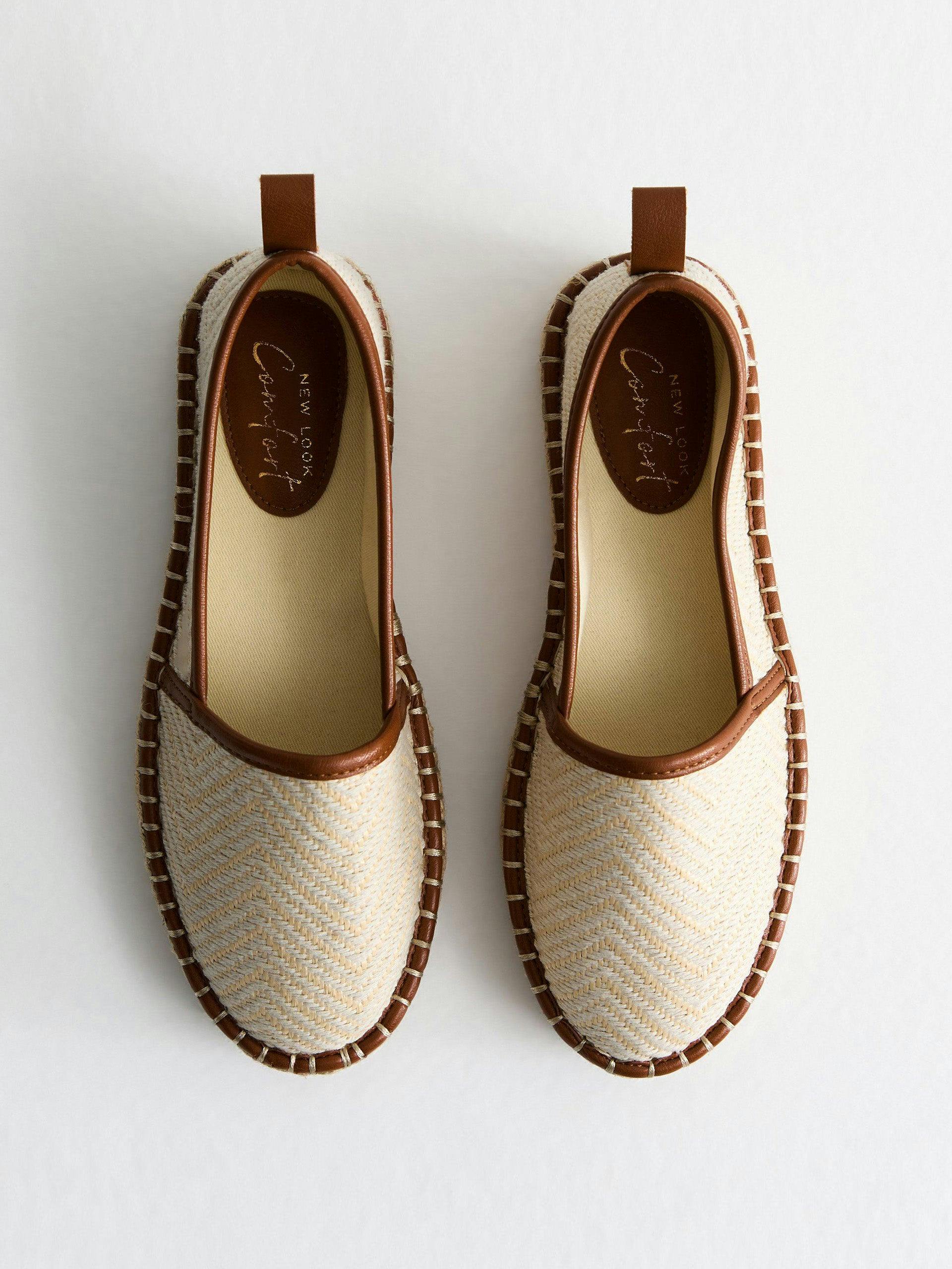 Tan raffia closed toe espadrilles