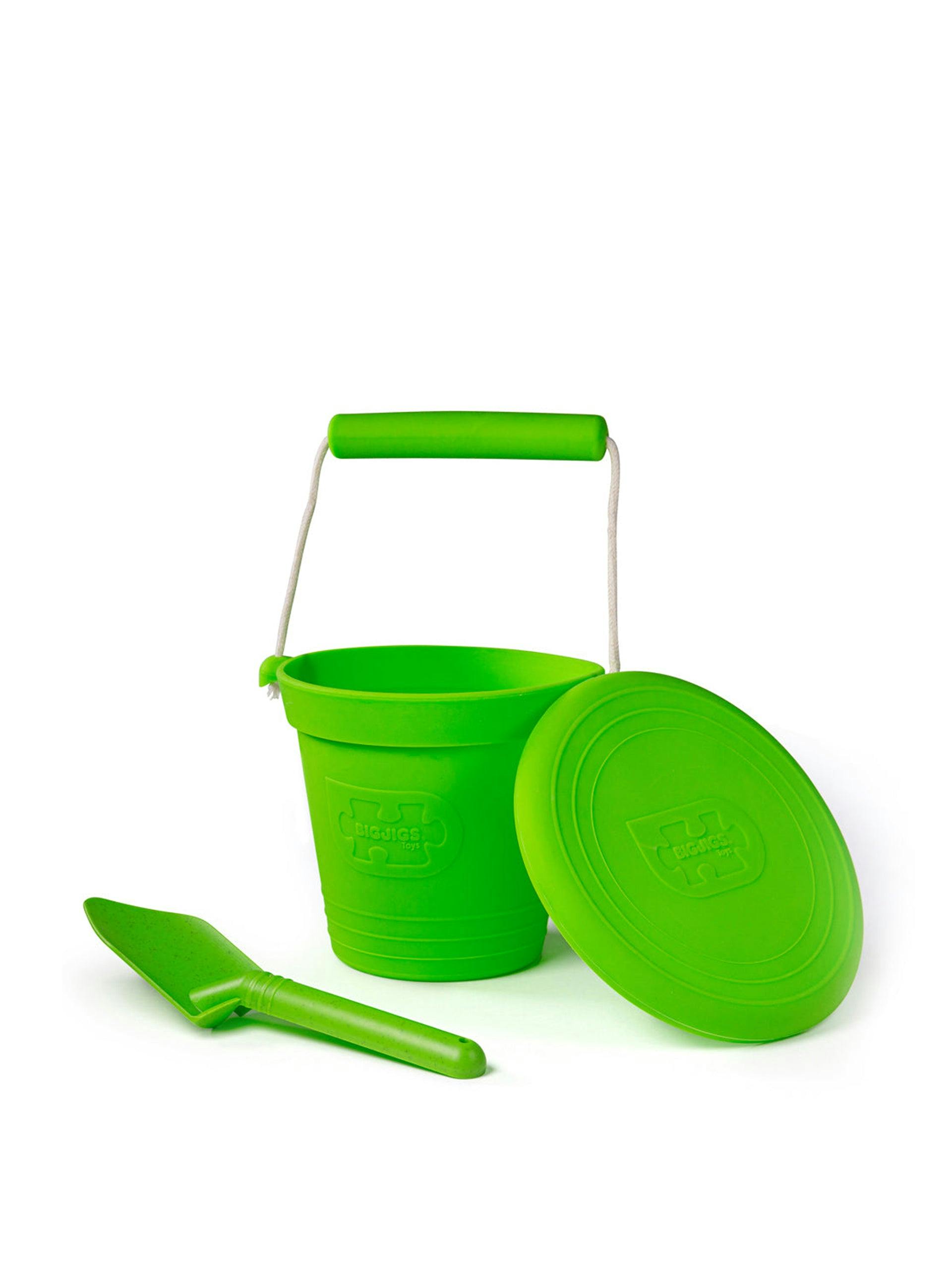 Green bucket, flyer and spade kit