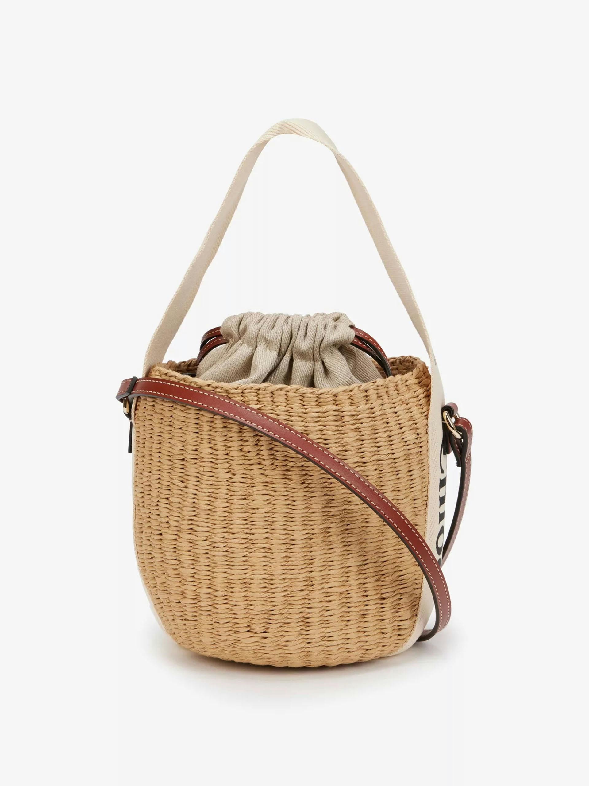 Woody small raffia basket bag