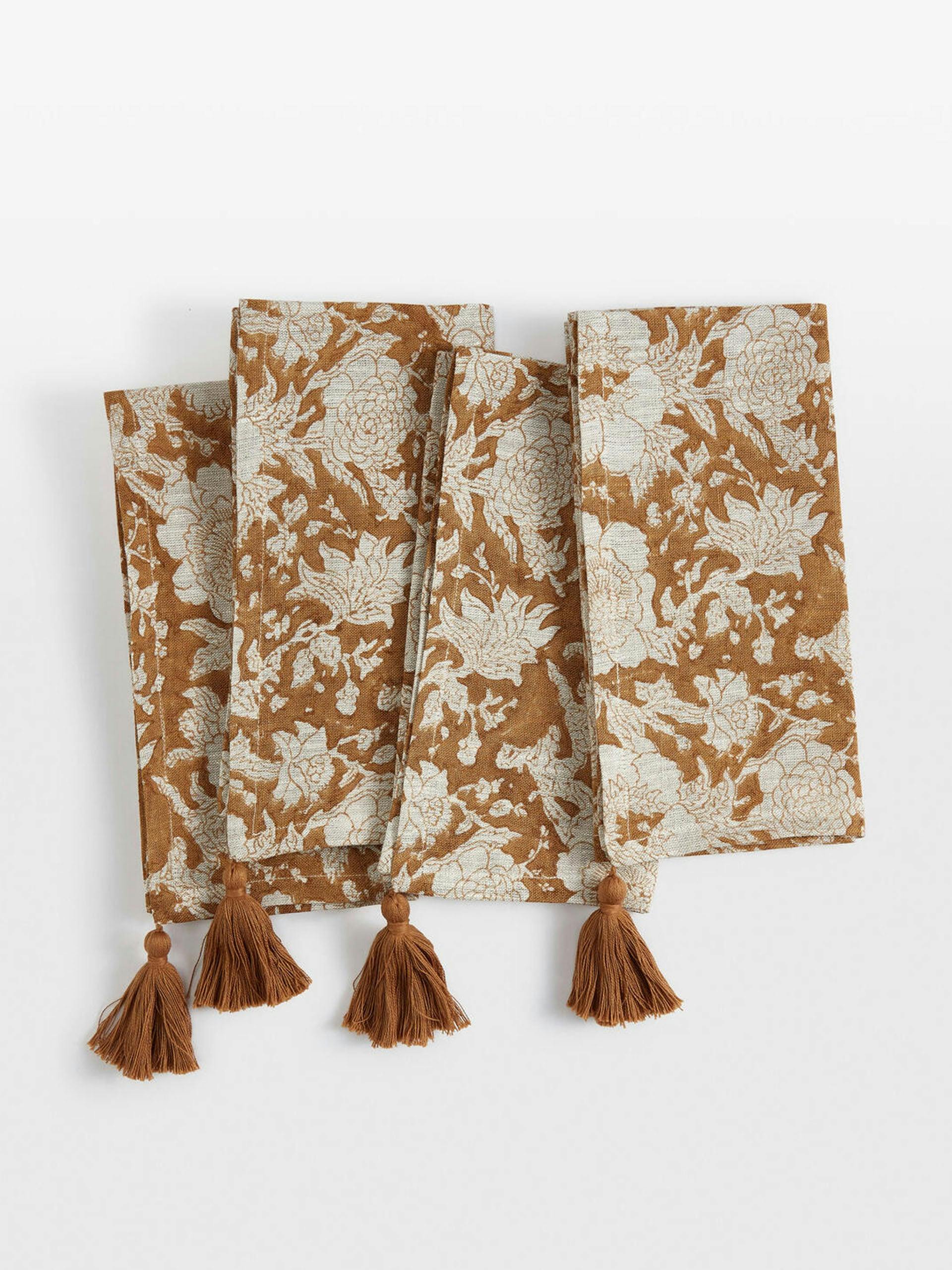 Floral napkin with tassle ( set of 4 )
