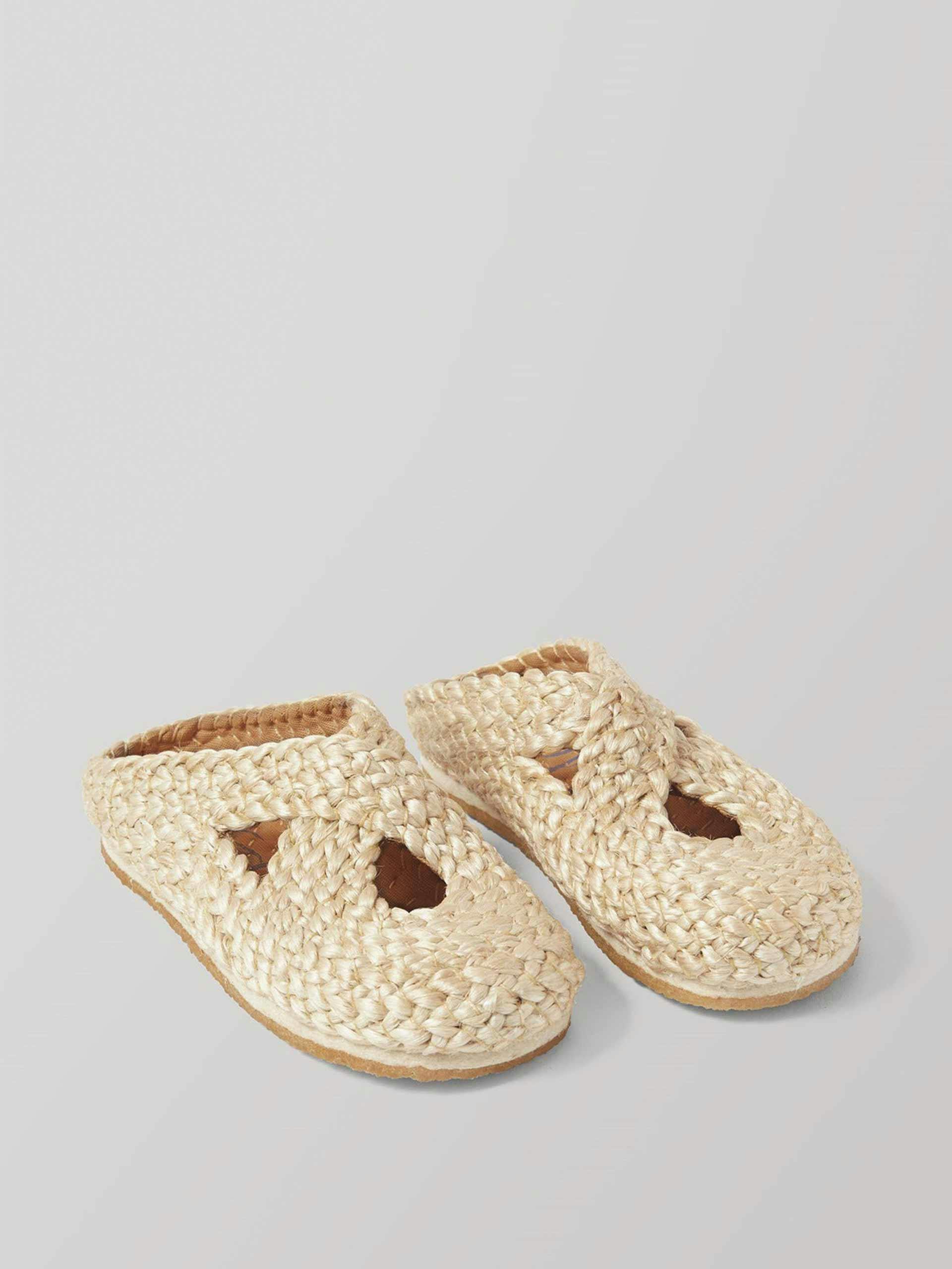 Neutral woven slippers