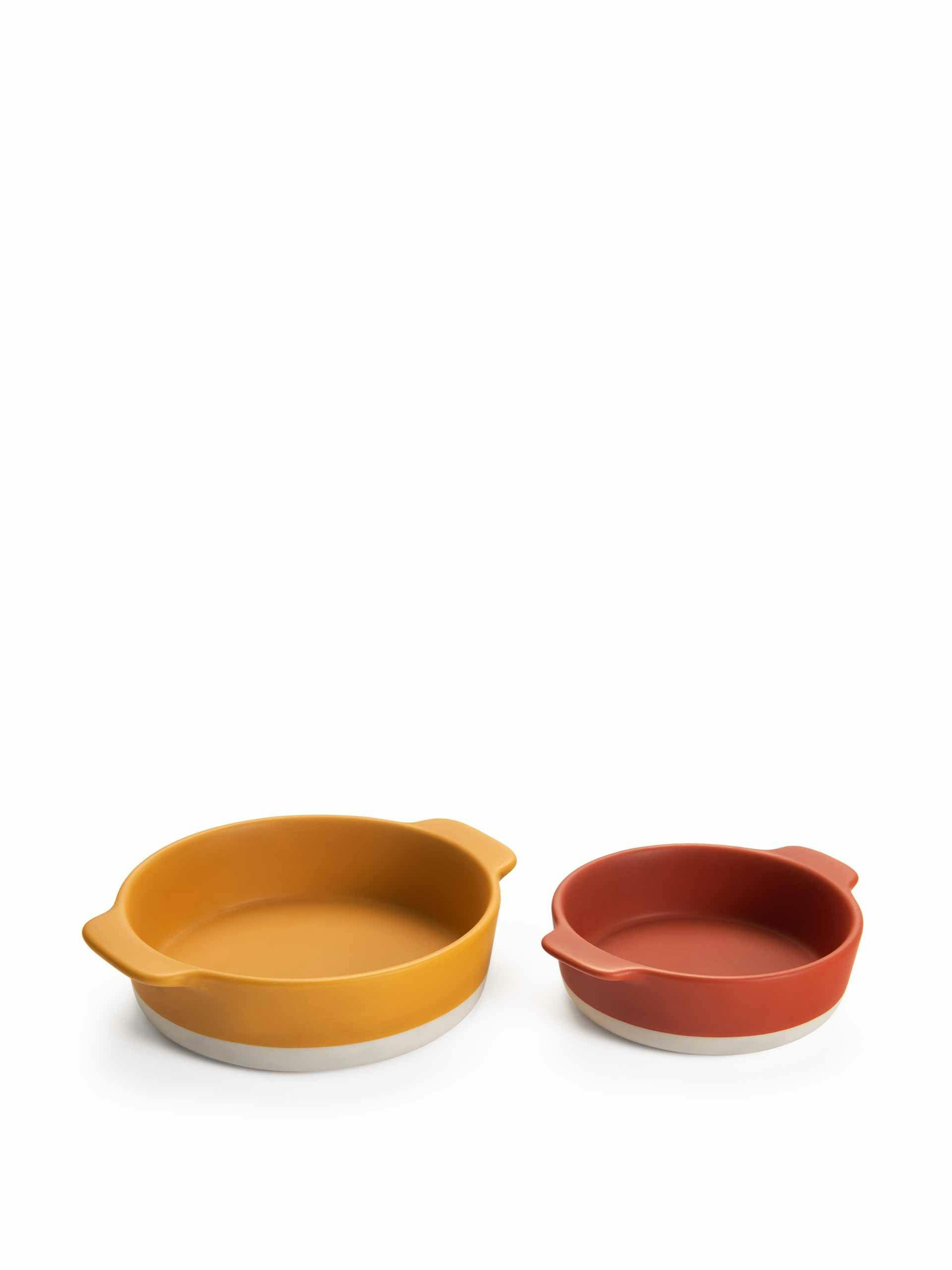 Yellow and red stoneware dishes (set of 2)