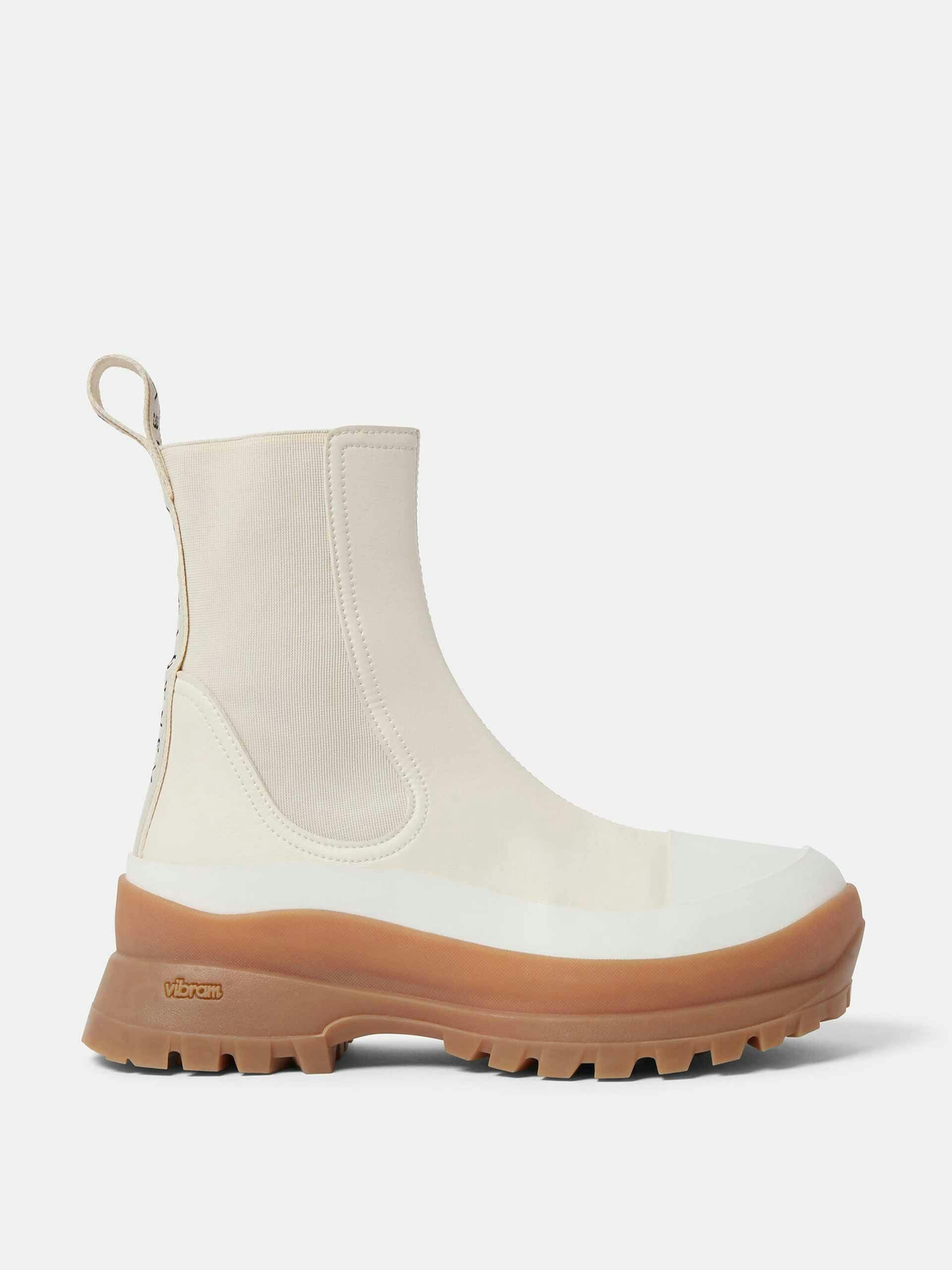 Trace Chelsea boots