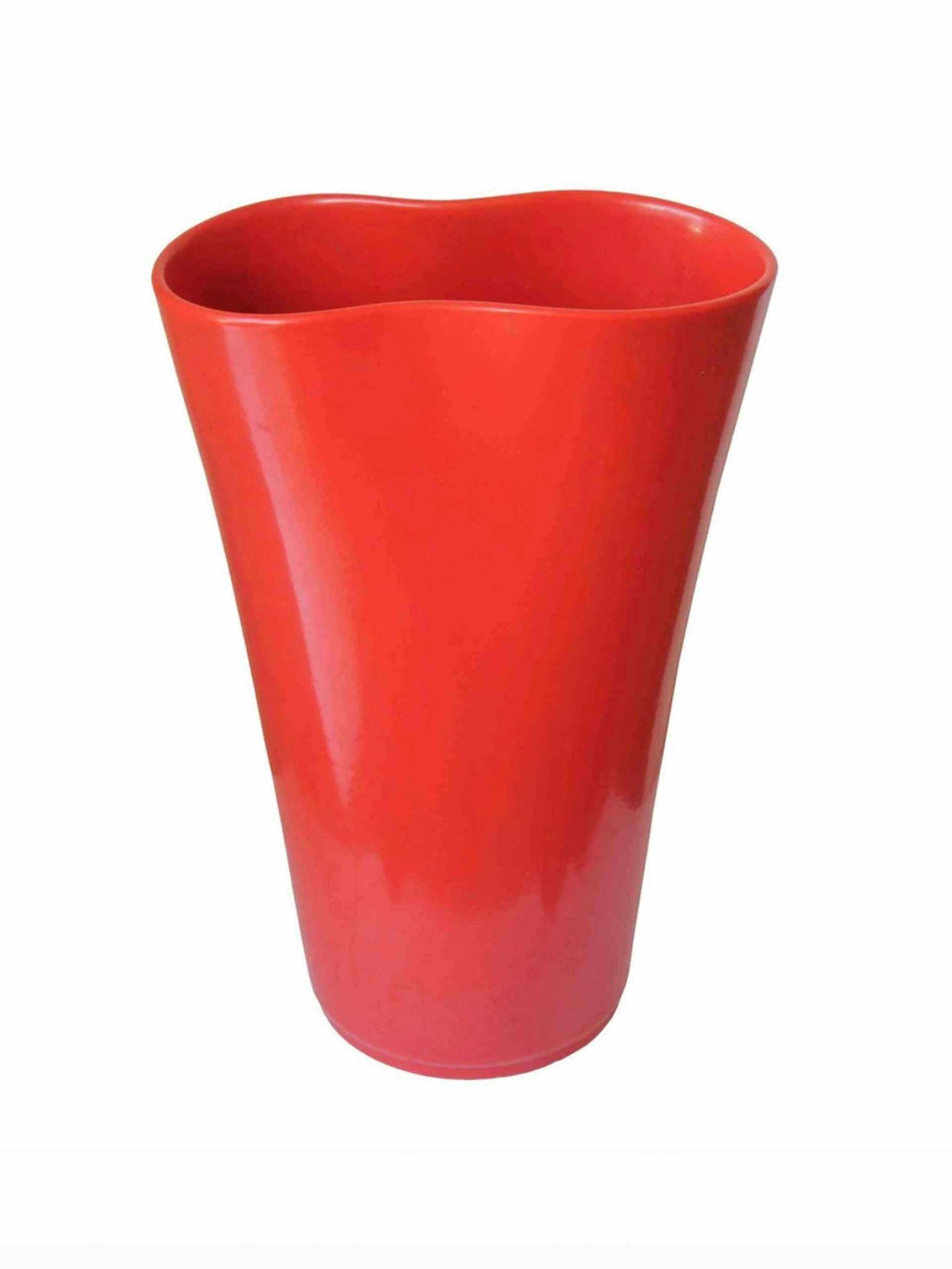 Red lacquered ceramic 1950s vase