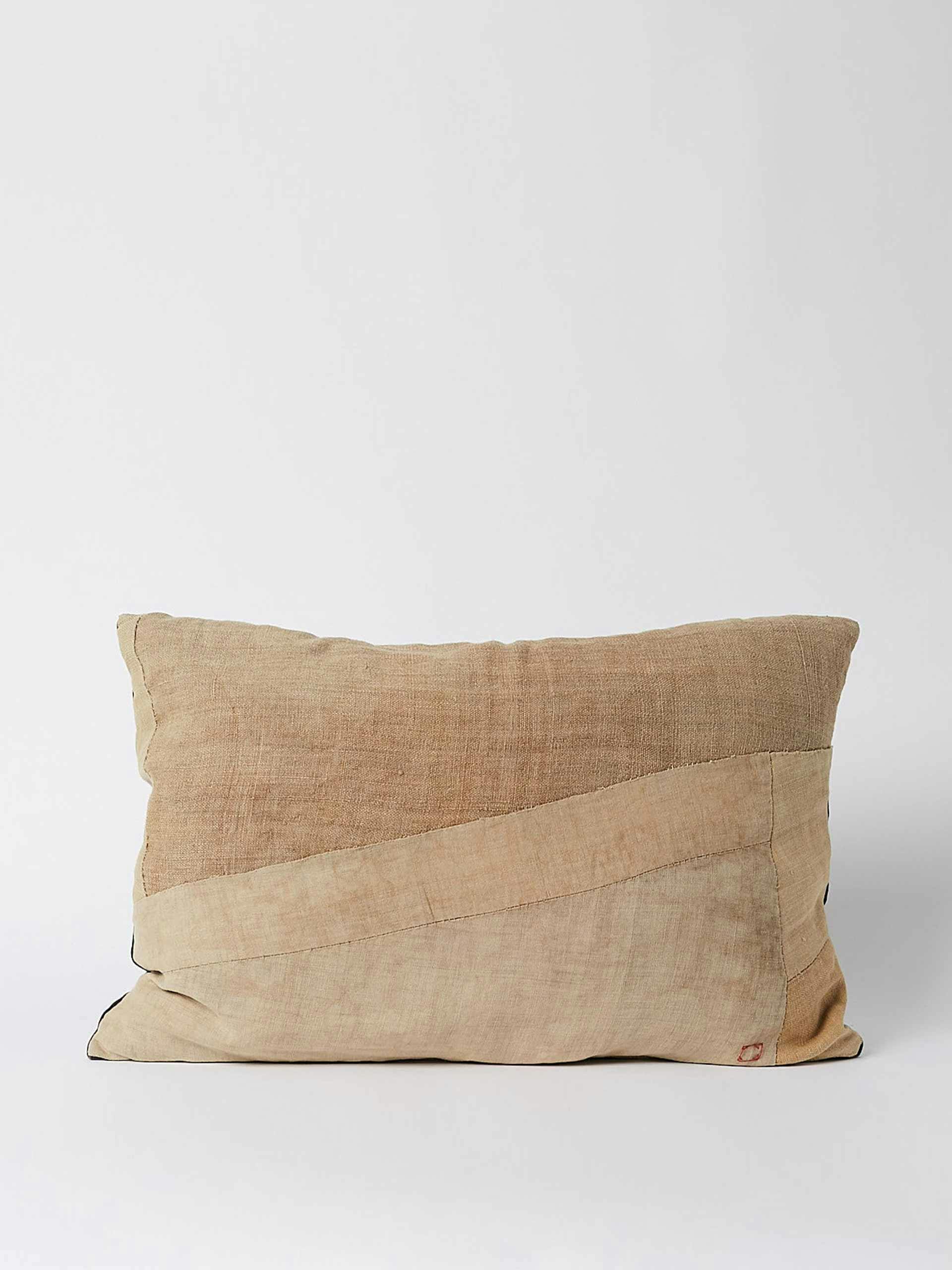 Linen pillow with silk back