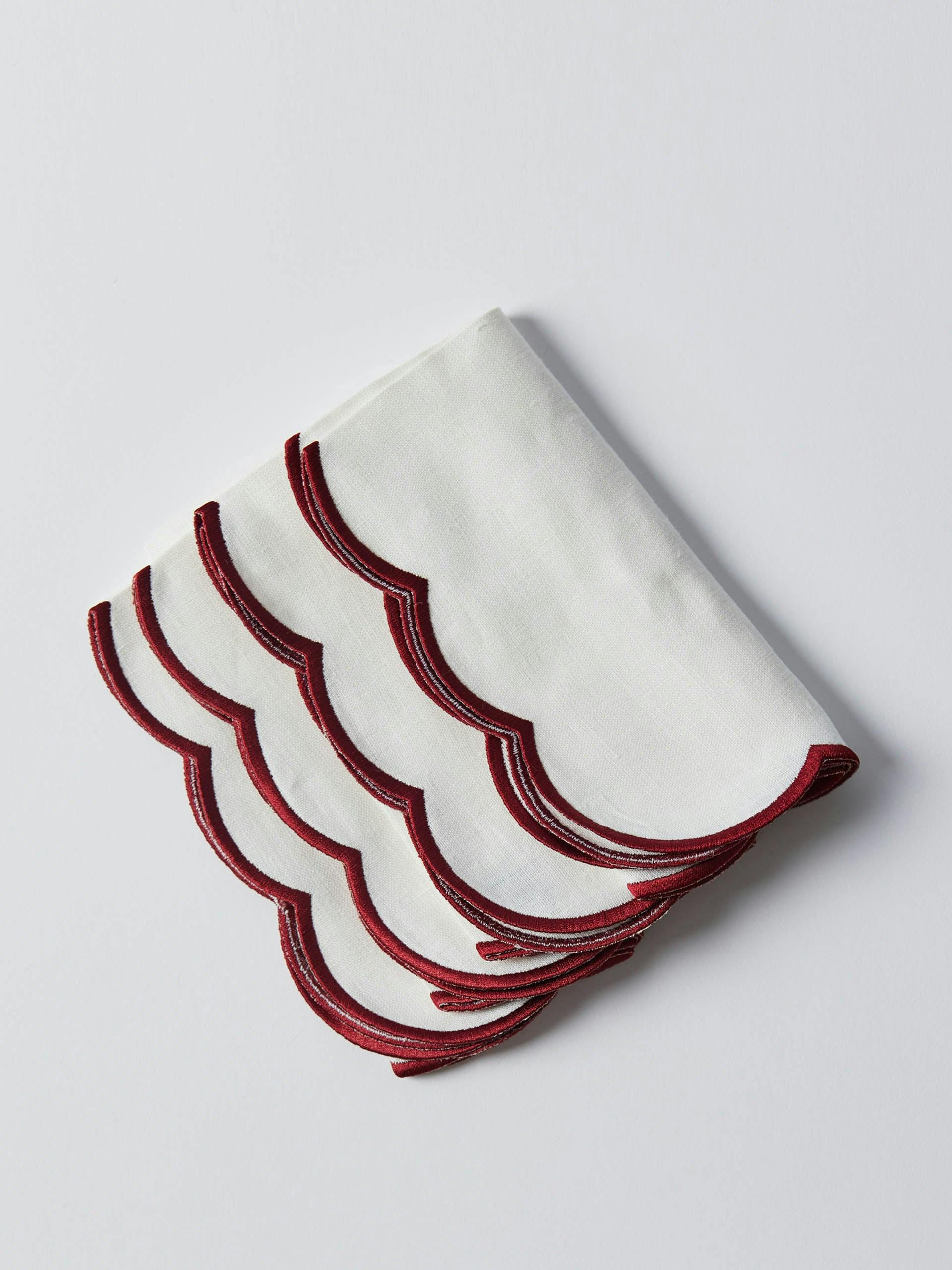 Red embroidered scallop napkins (set of 4)