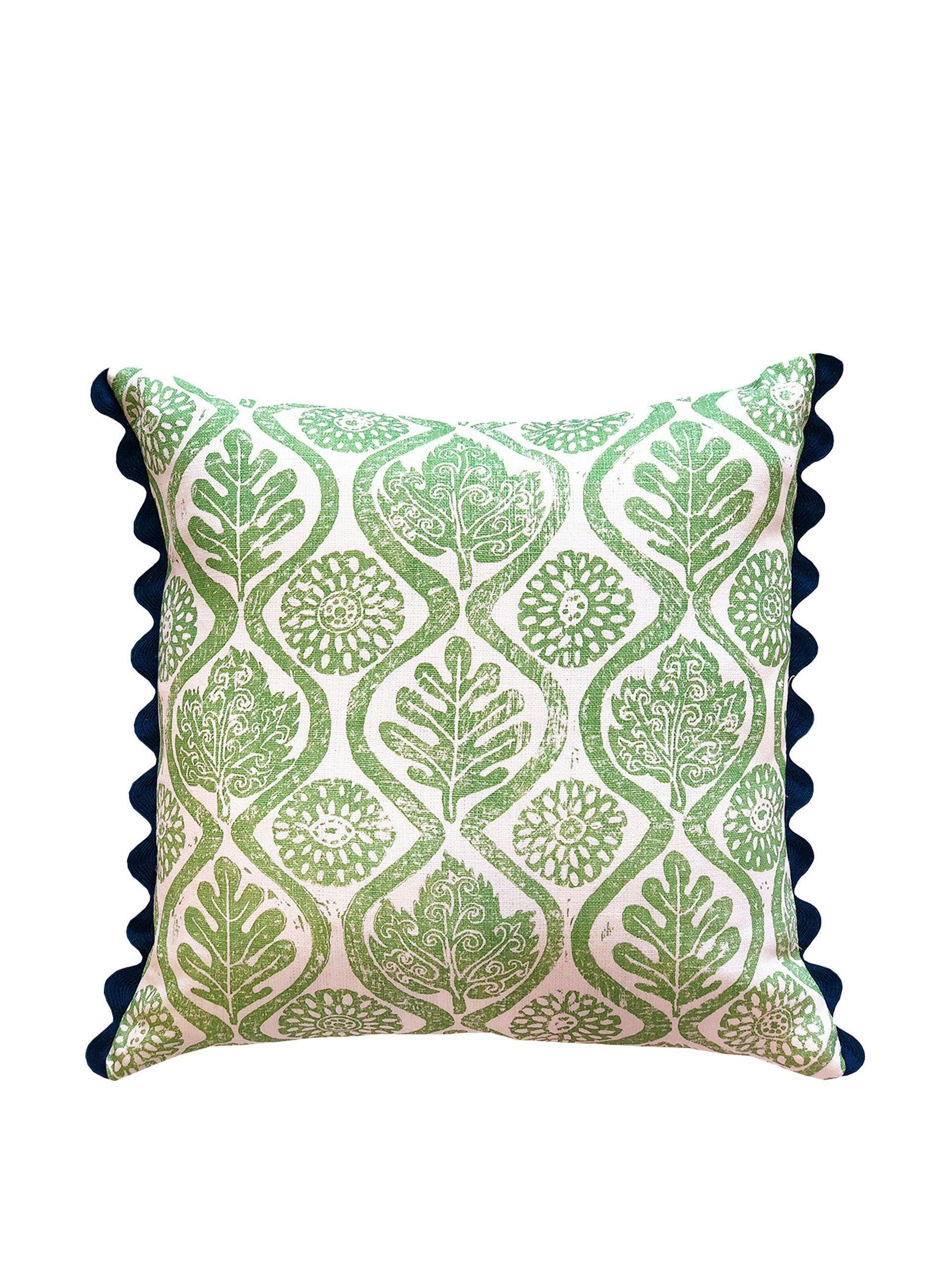 Forest green oakleaves square cushion