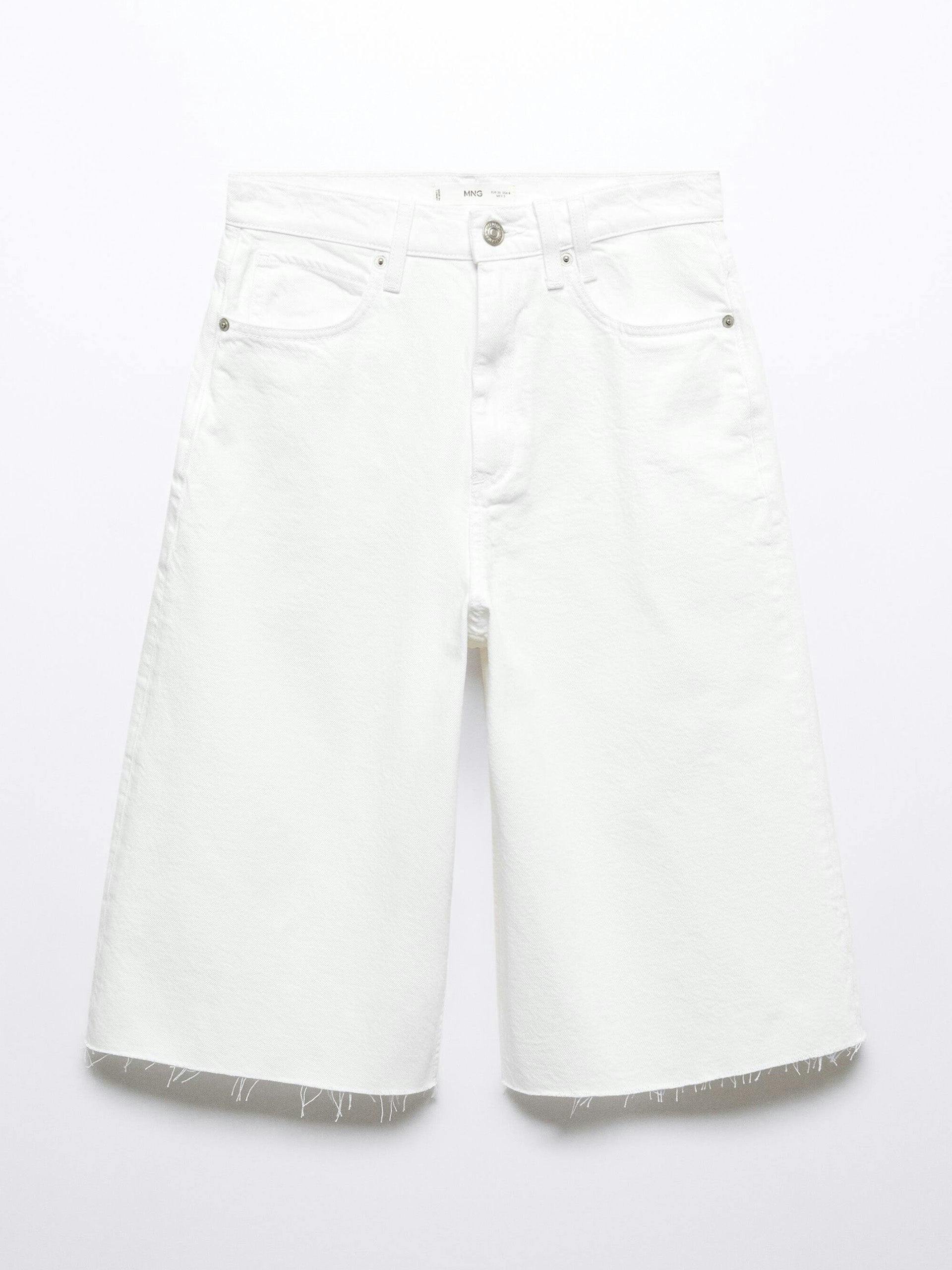 White denim bermuda shorts with frayed hem