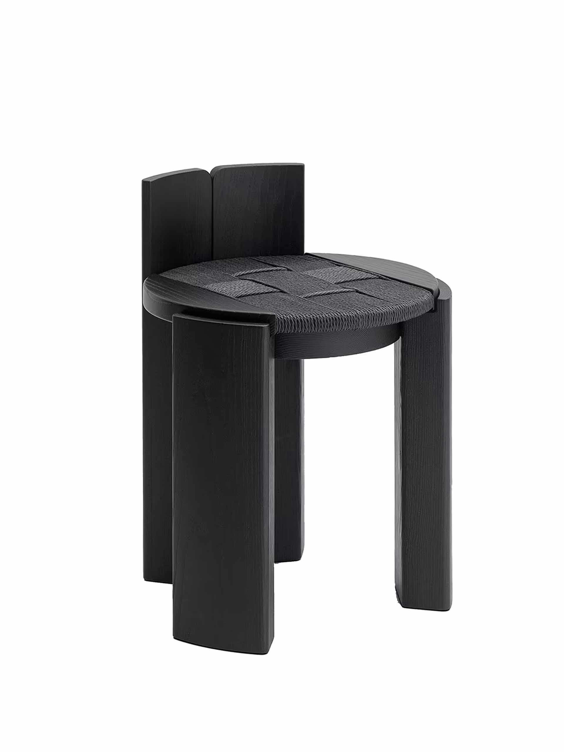Nenet black chair