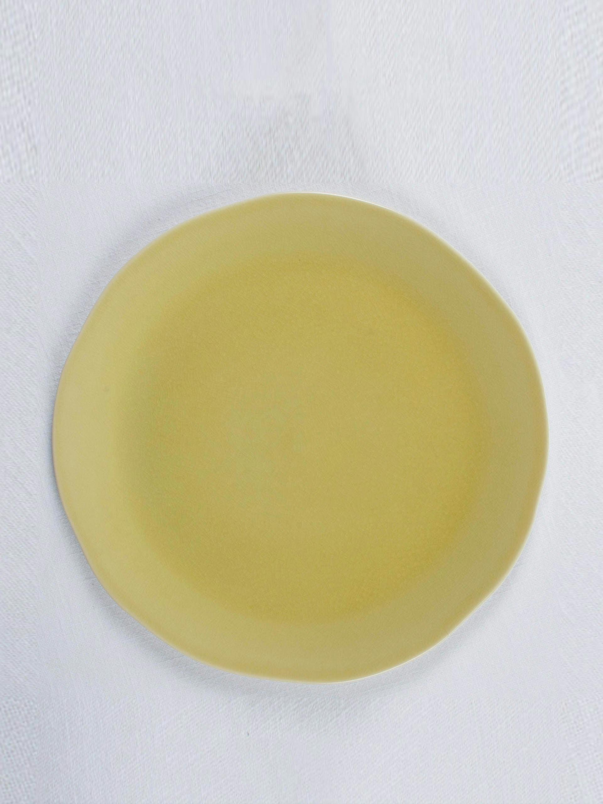 Glazed serving plate in Genet