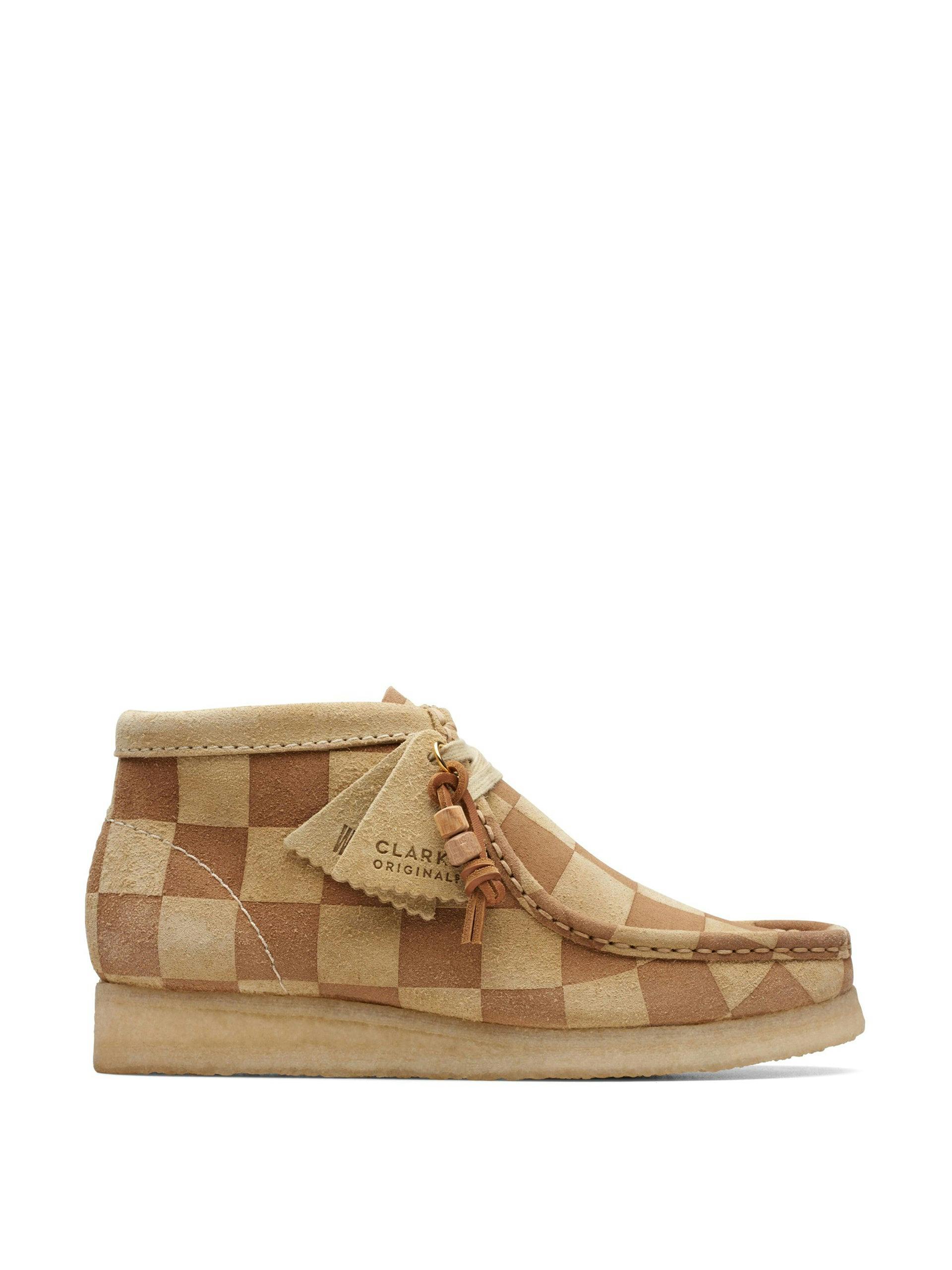 Wallabee boots in Maple Check
