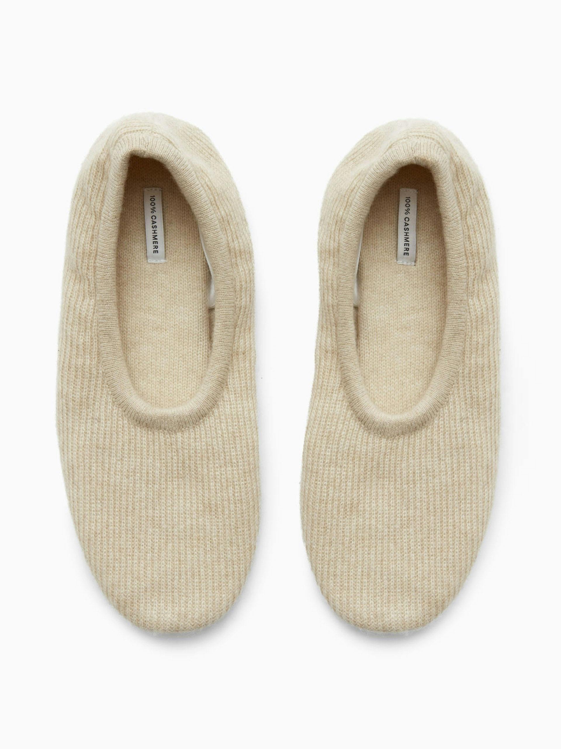 Ribbed cashmere slippers