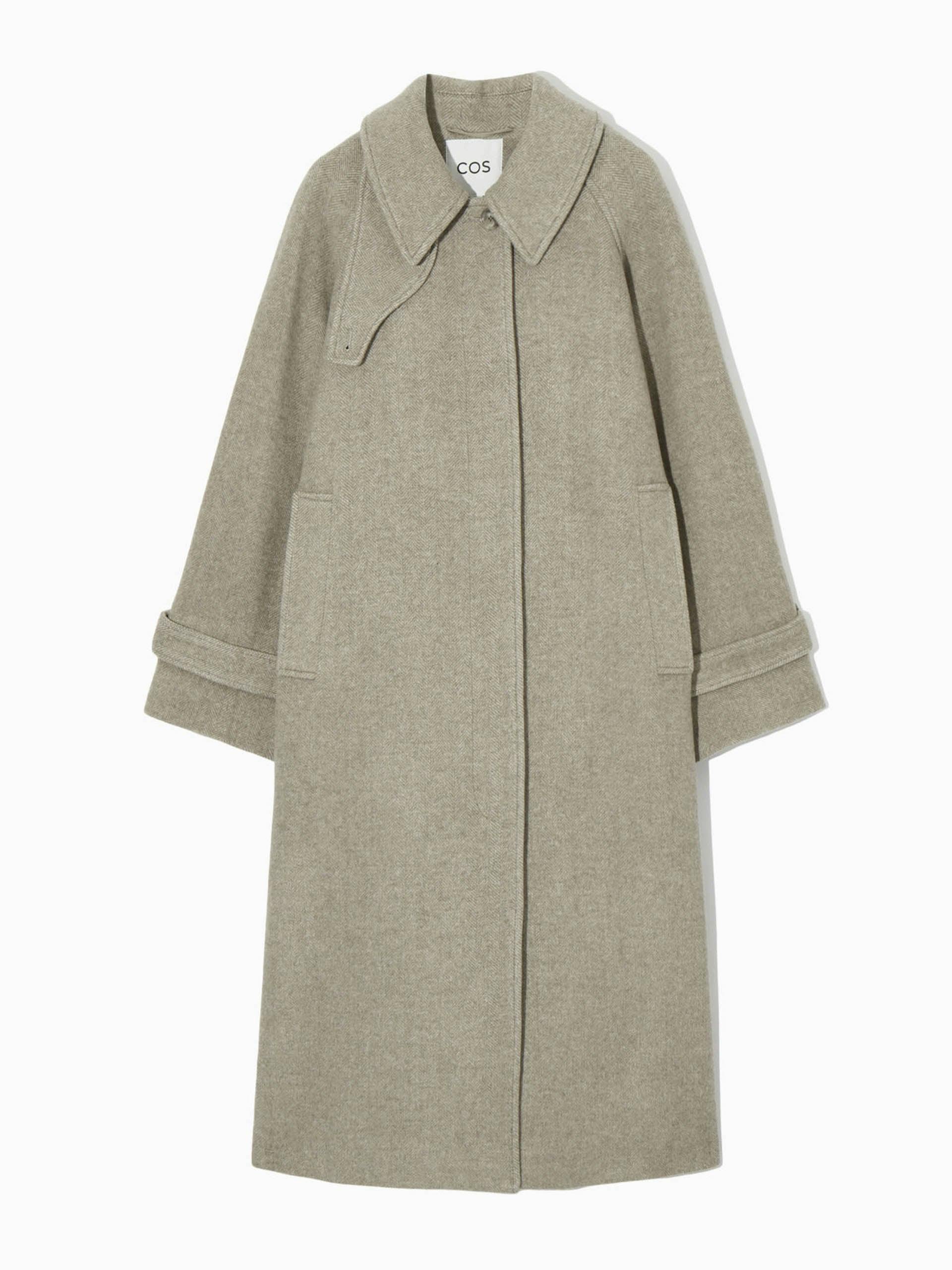 Oversized rounded beige wool coat