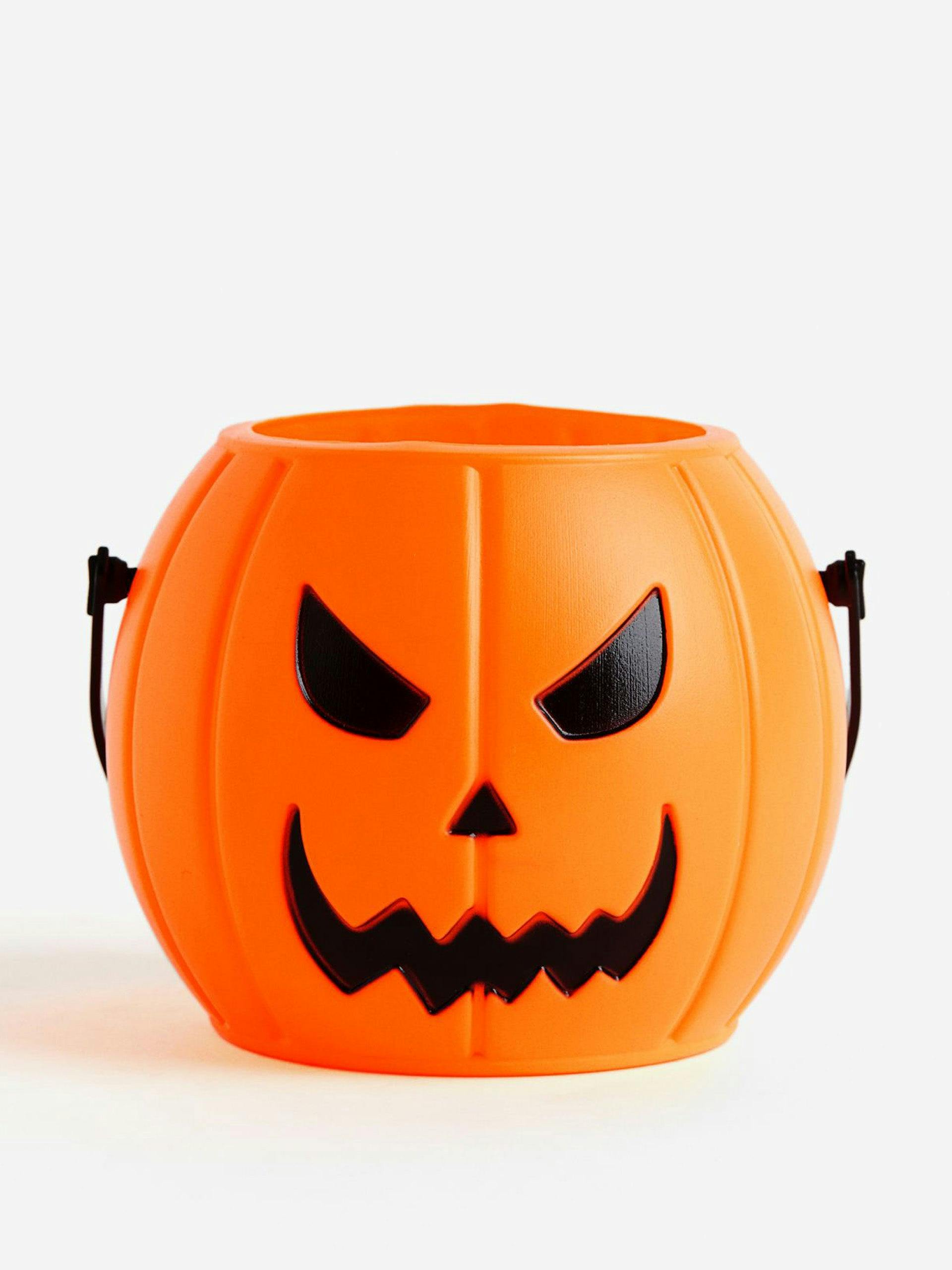 Halloween bucket