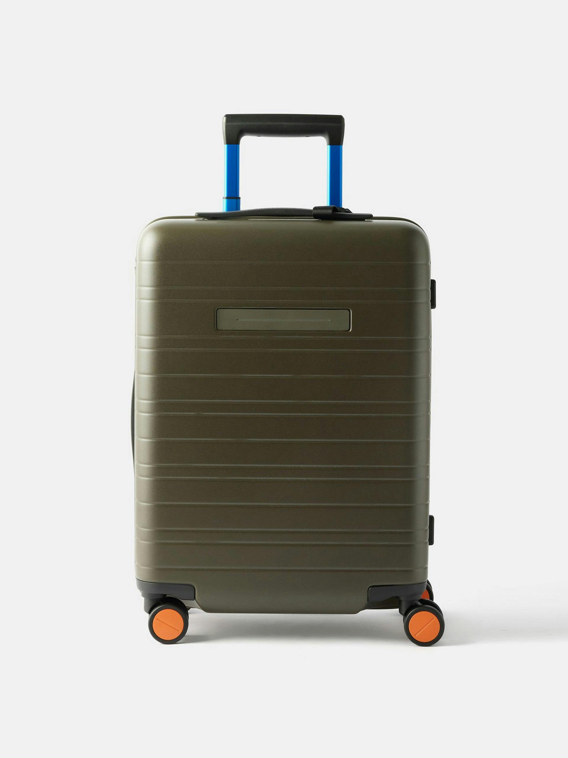 H5 Essential hardshell cabin suitcase