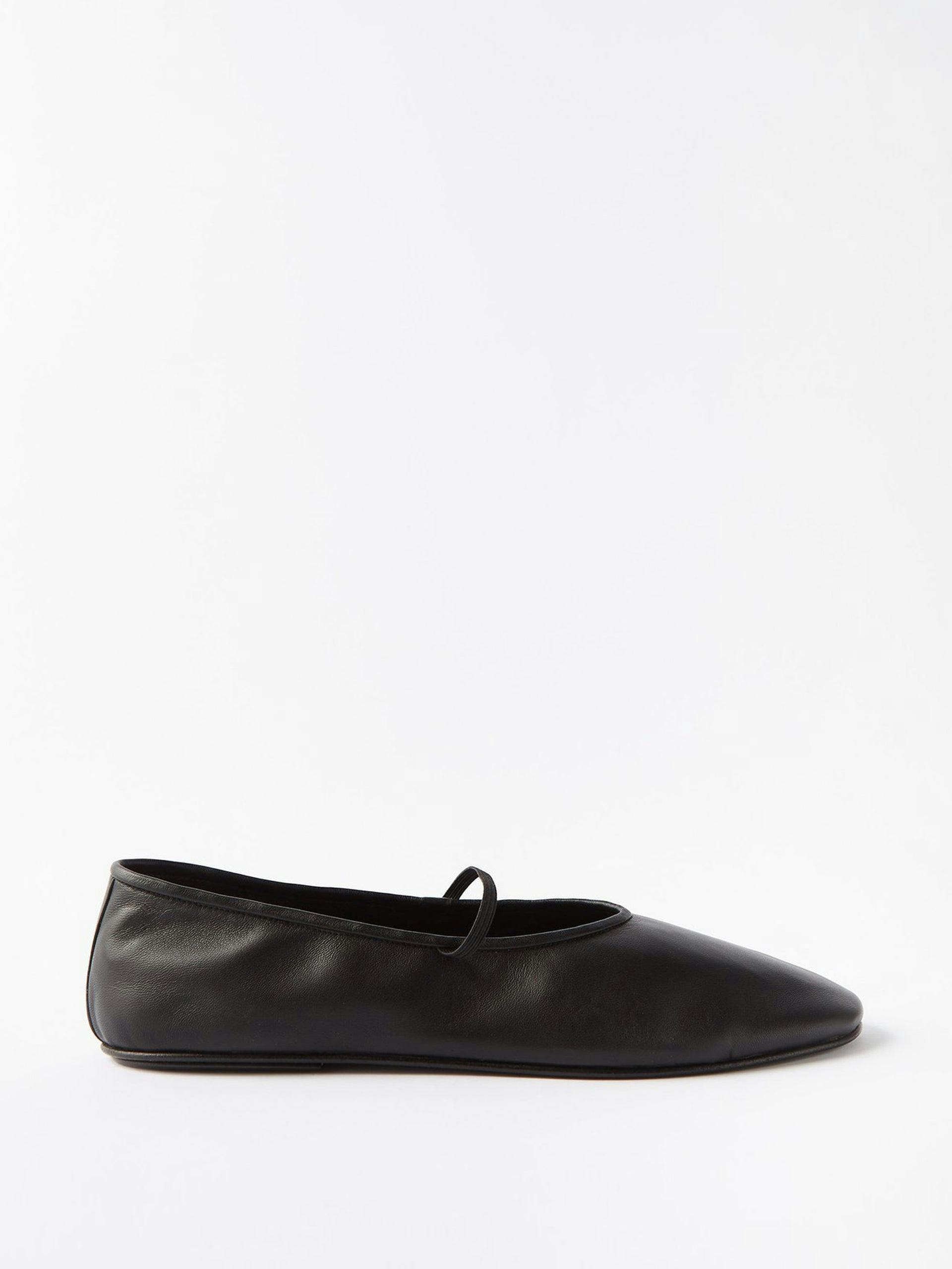 Round-toe leather ballet flats