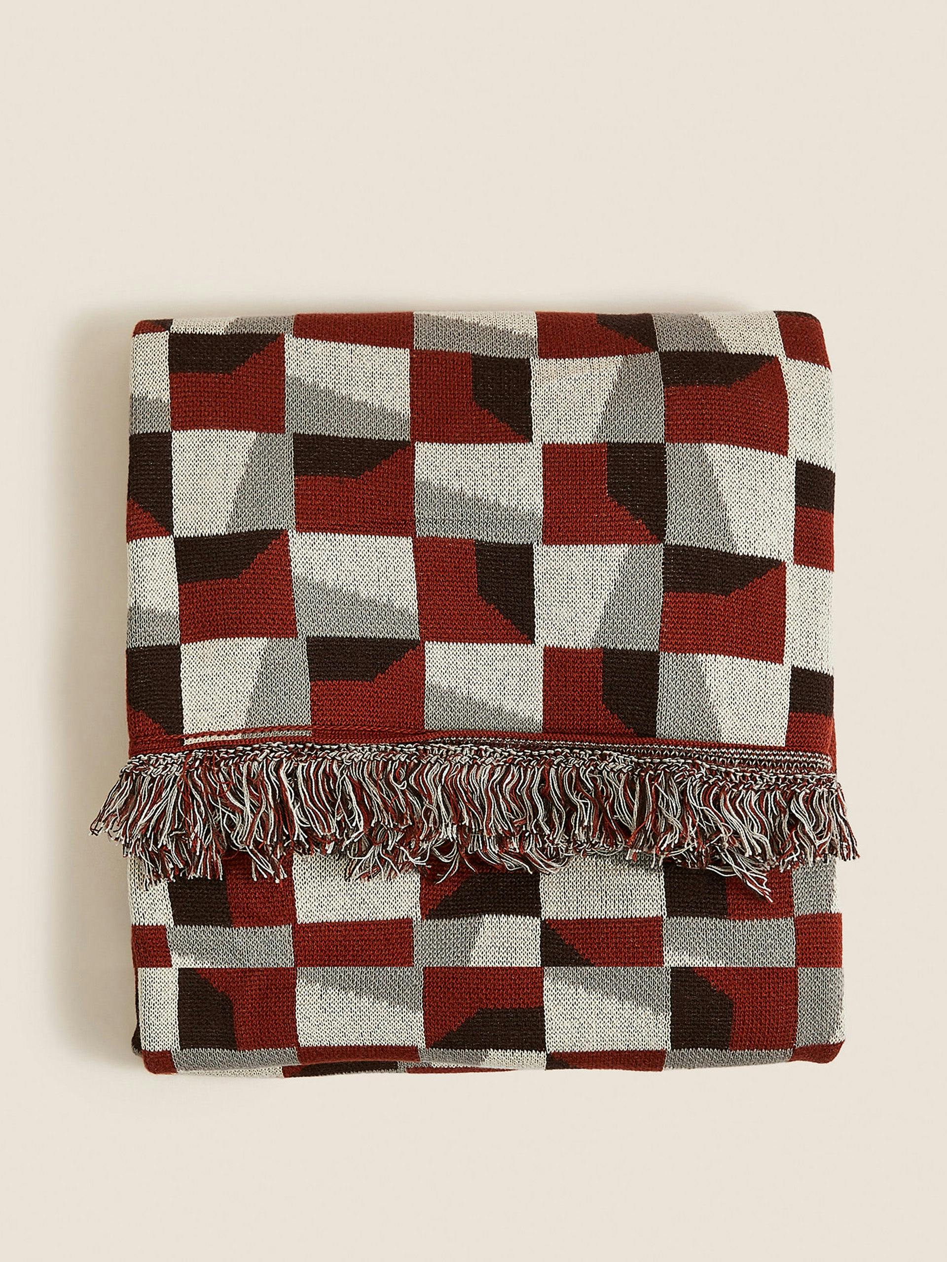 Pure cotton geometric knitted throw
