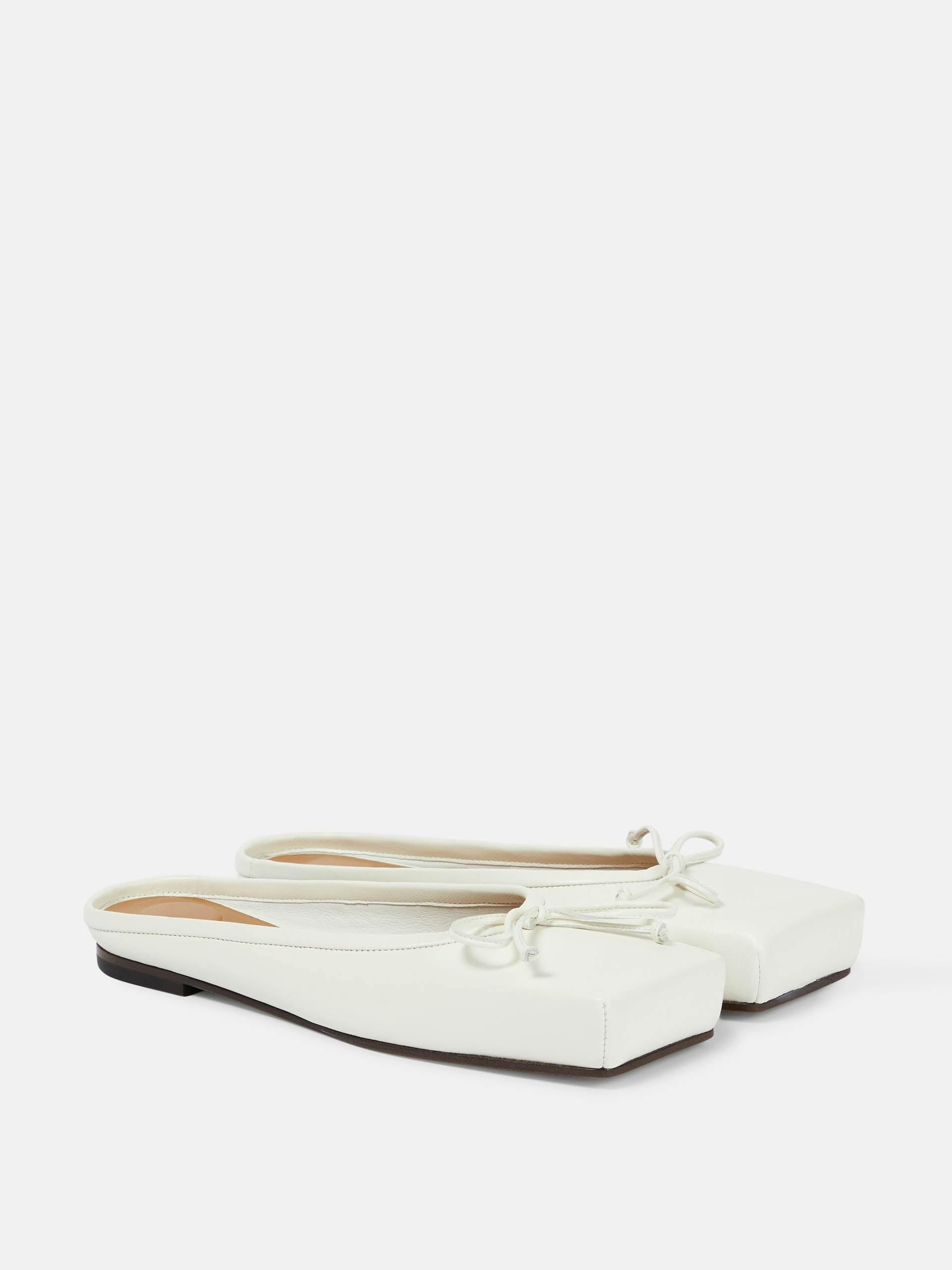Les Mules Plates ballet flats in white