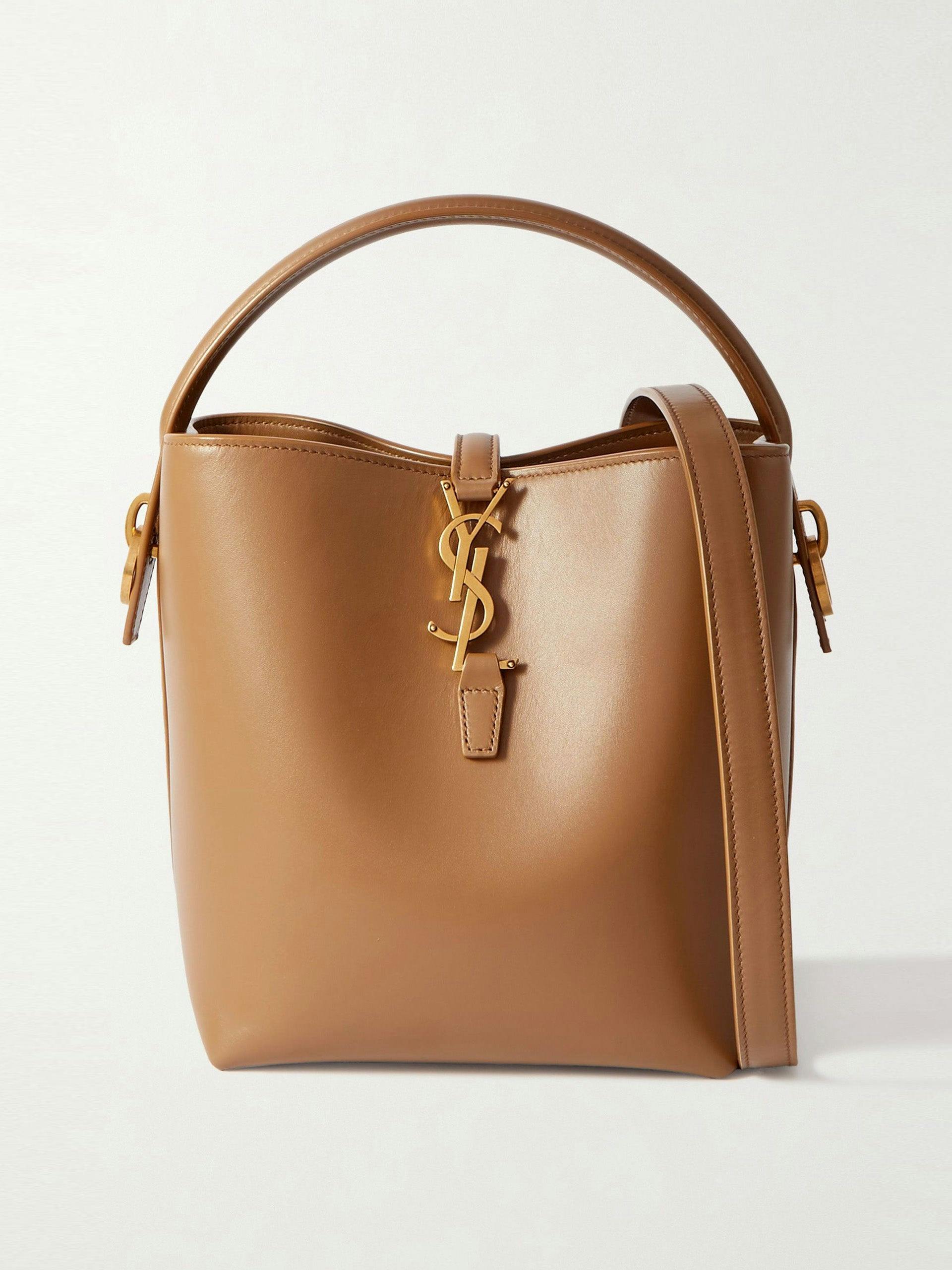 Le 37 small leather bucket bag