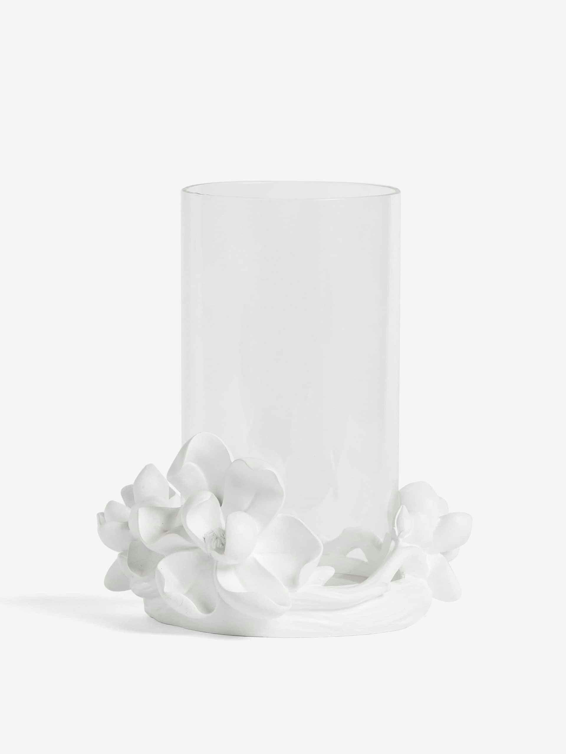 White flower candle holder