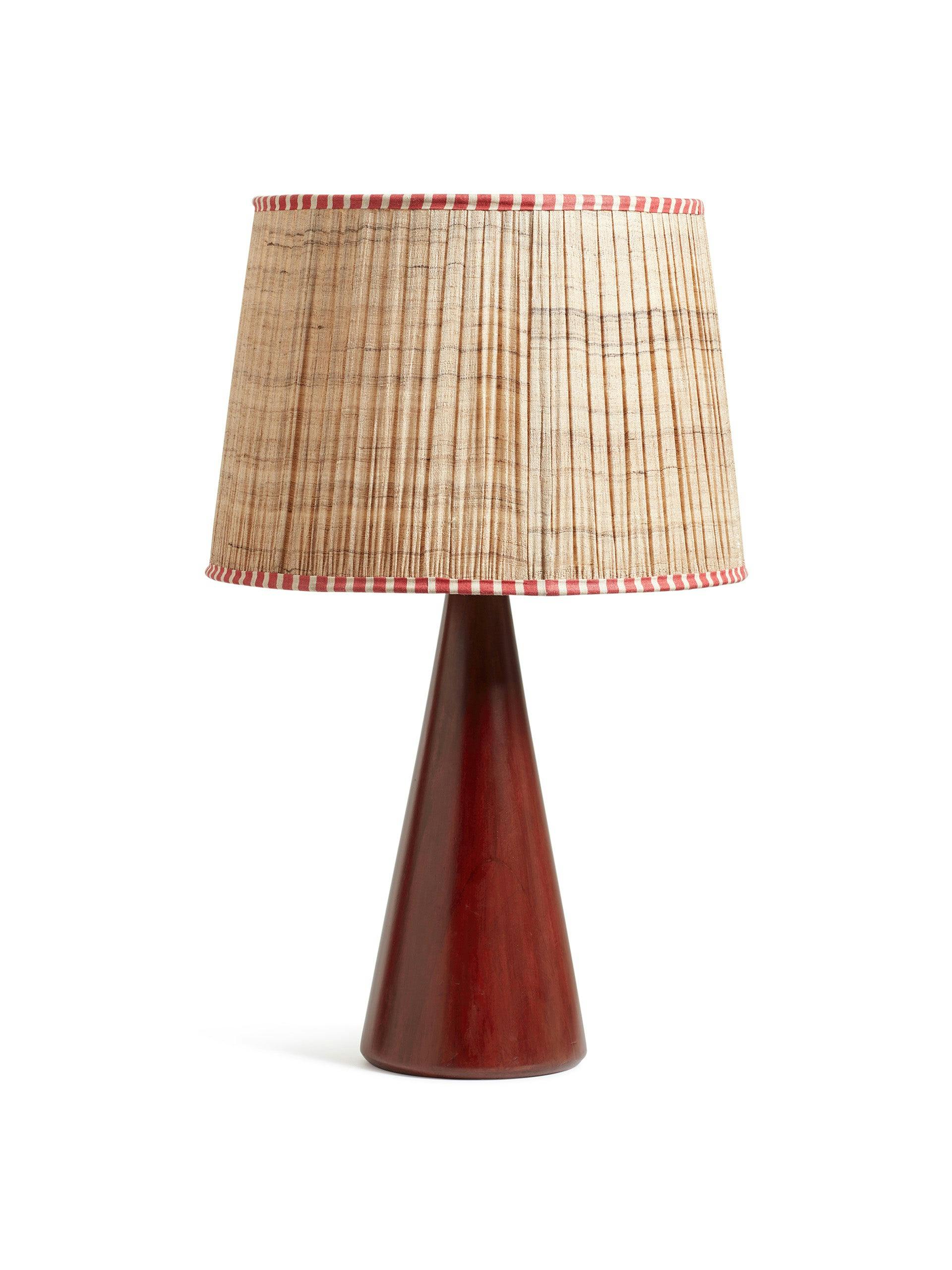Ernest table lamp in brushed red