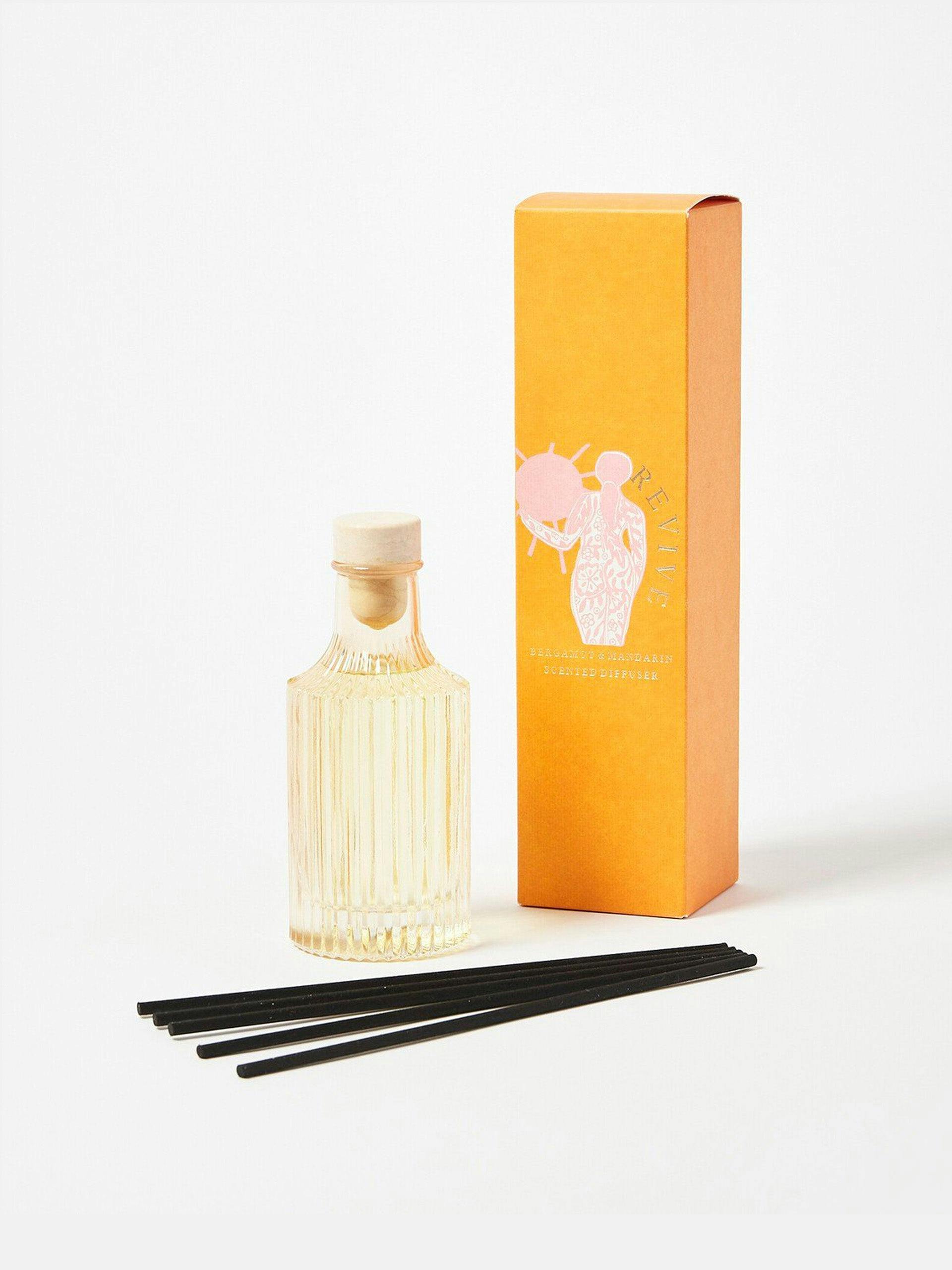 Daphne Revive scented diffuser