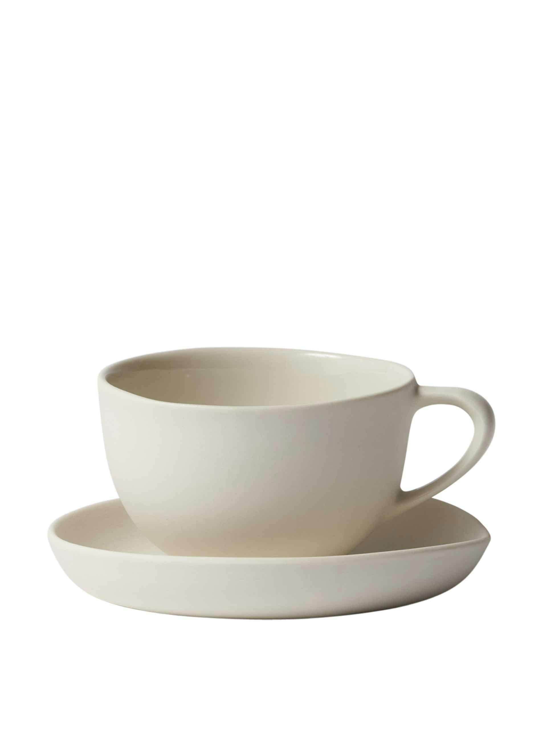 Round tea cup and saucer