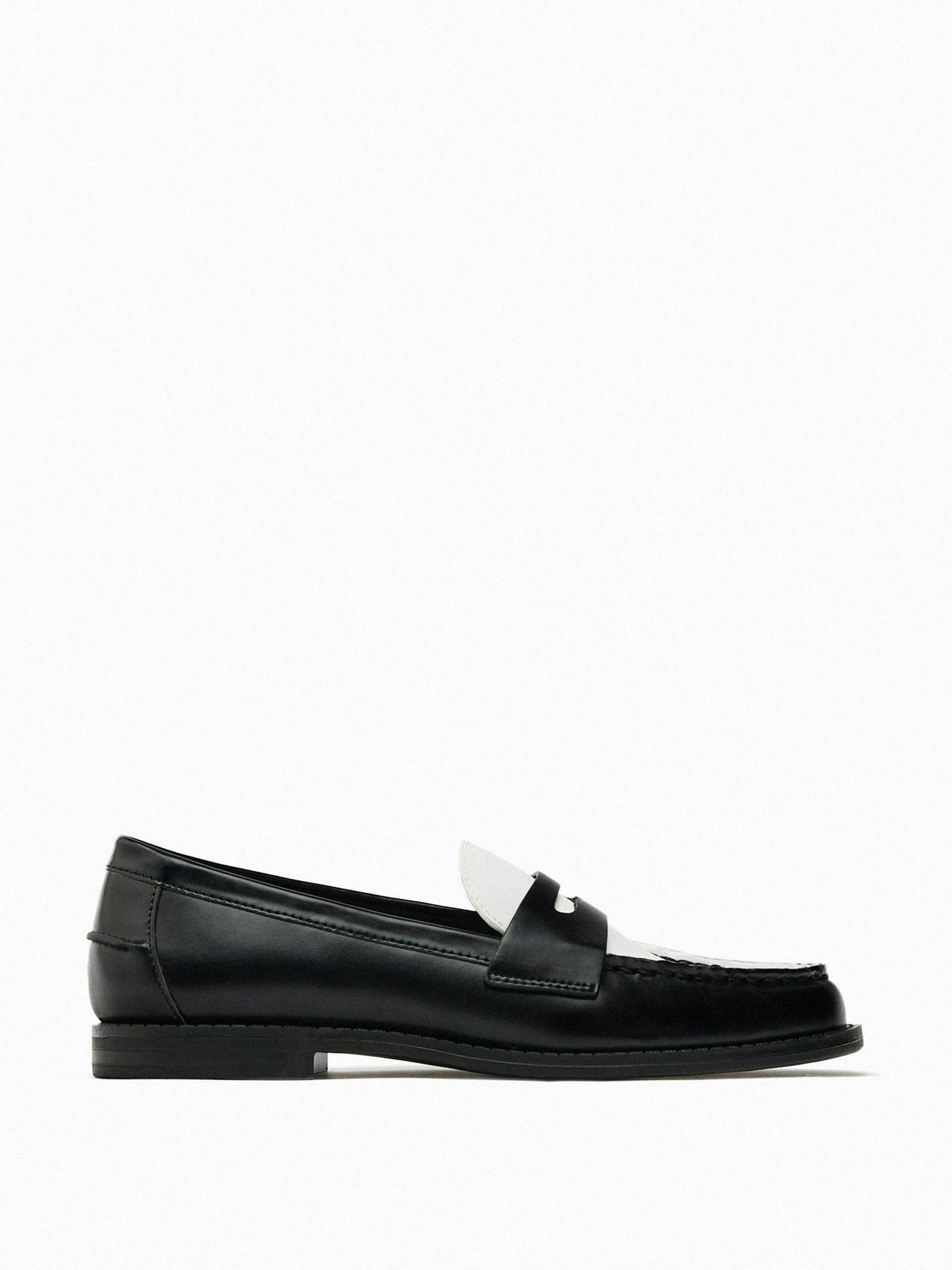 Contrast flat loafers