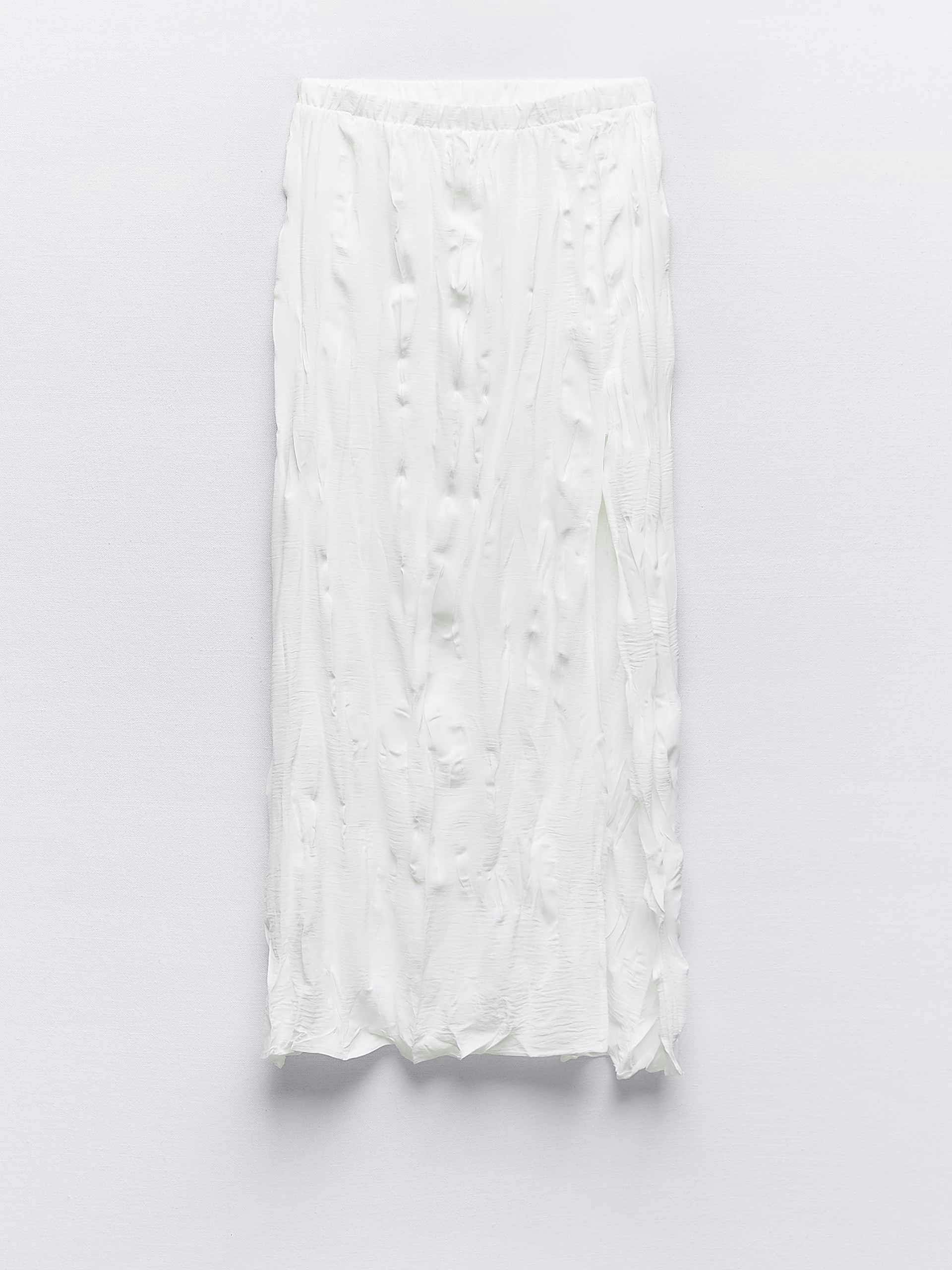 White creased skirt with slit