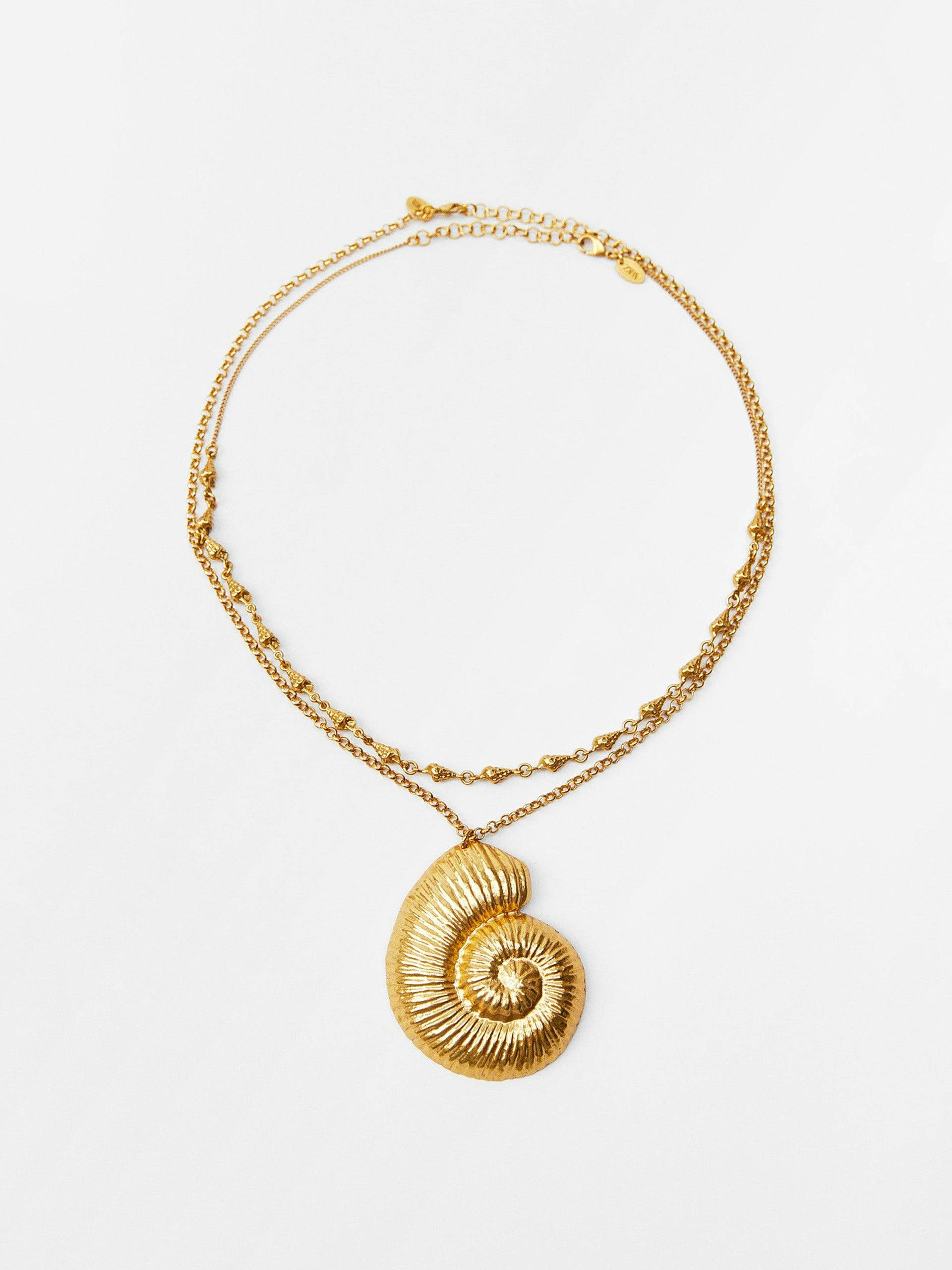 Seashell chain necklace