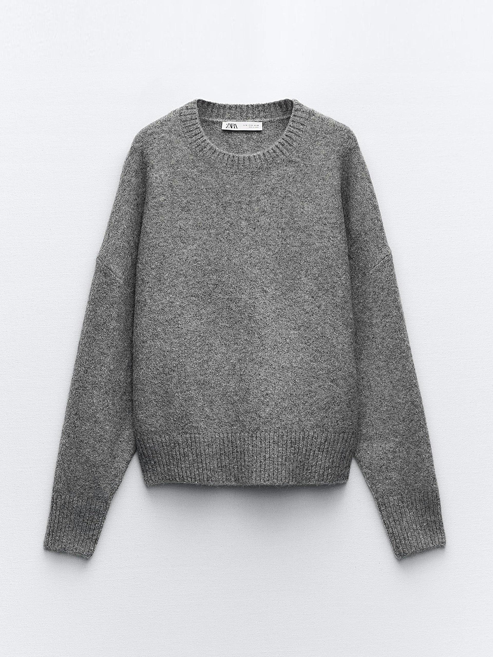 Round neck soft grey knit sweater