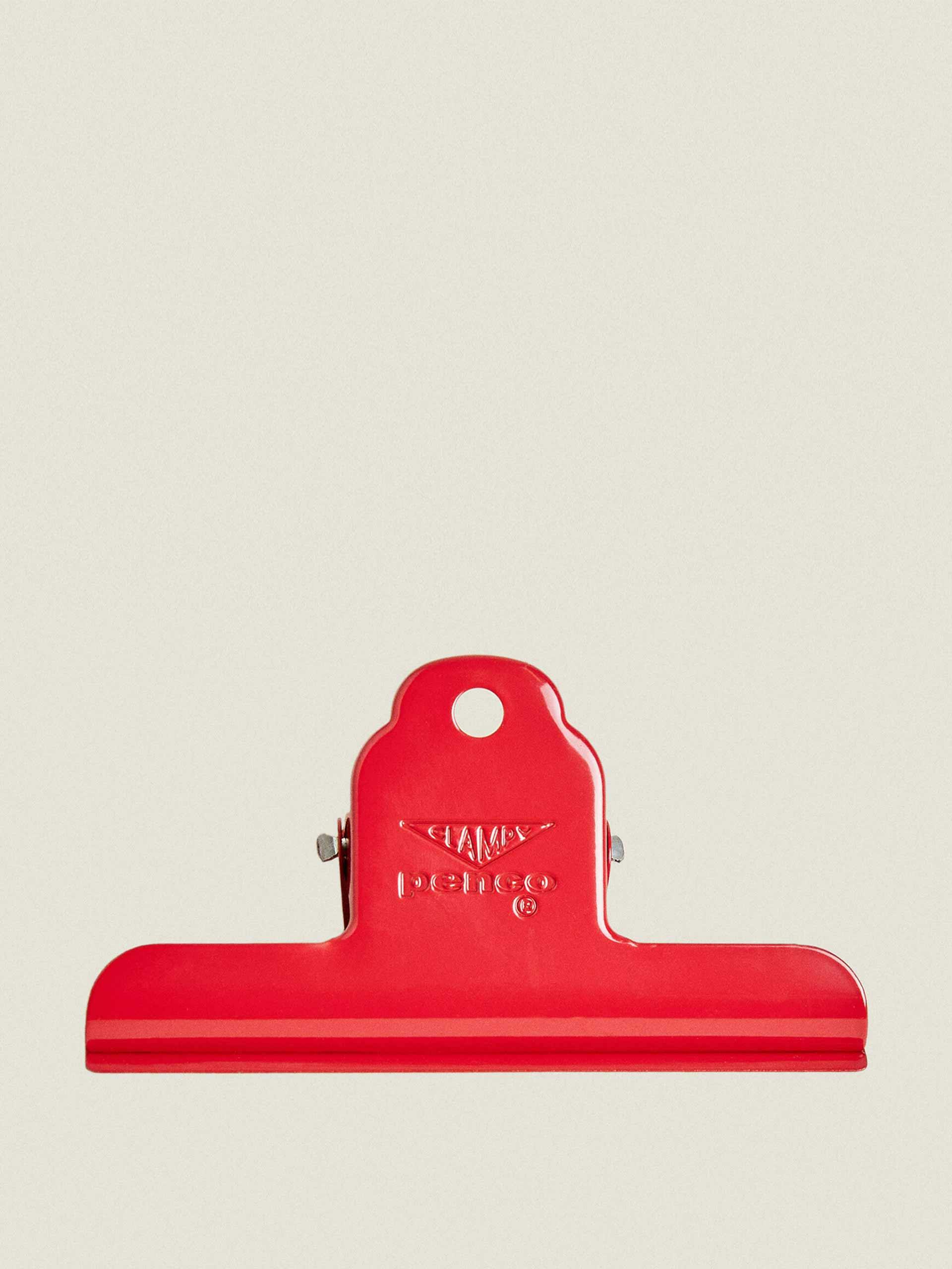 Clampy red clip