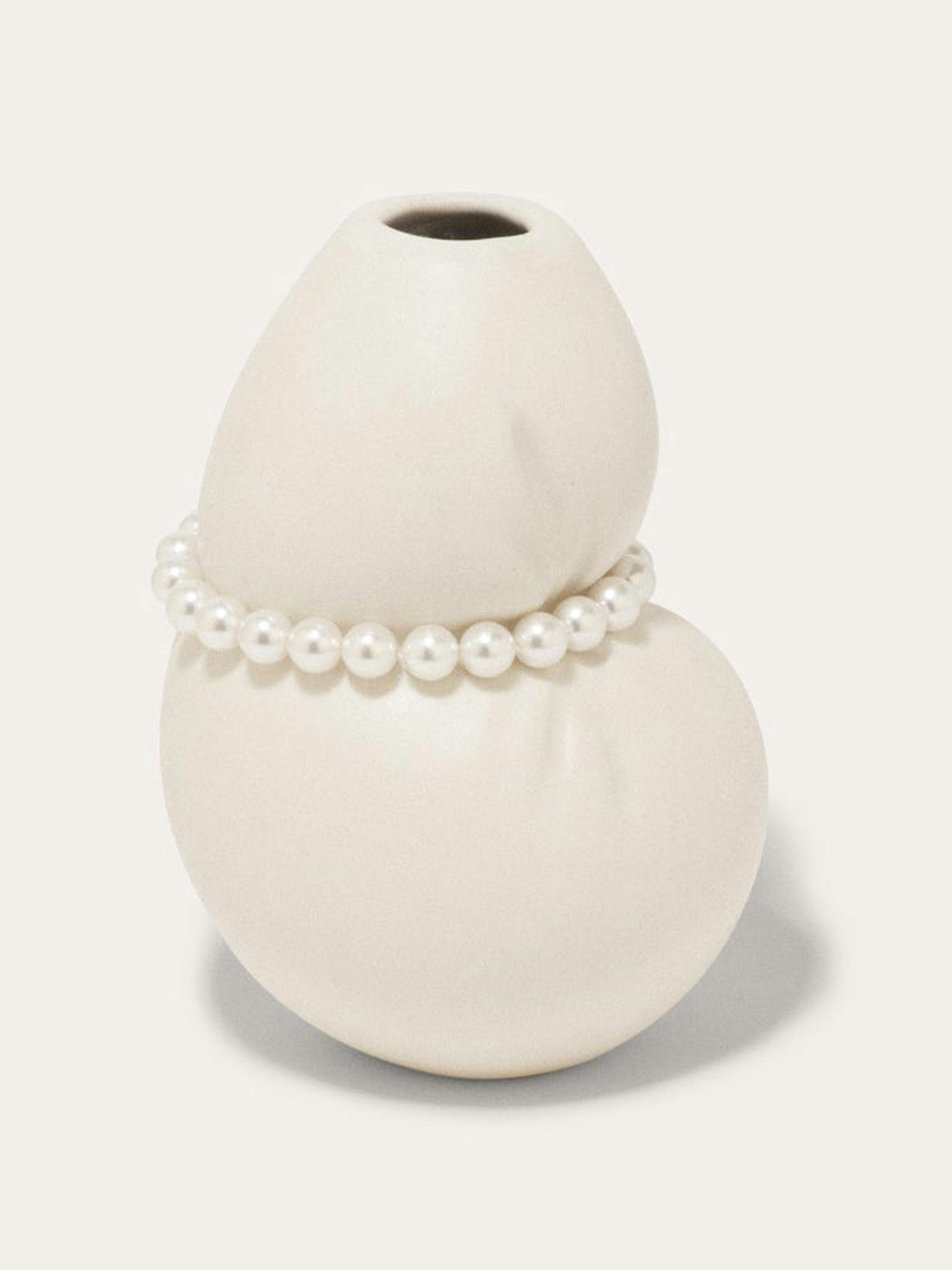 "Squeezed" small vase in matte white with faux pearls