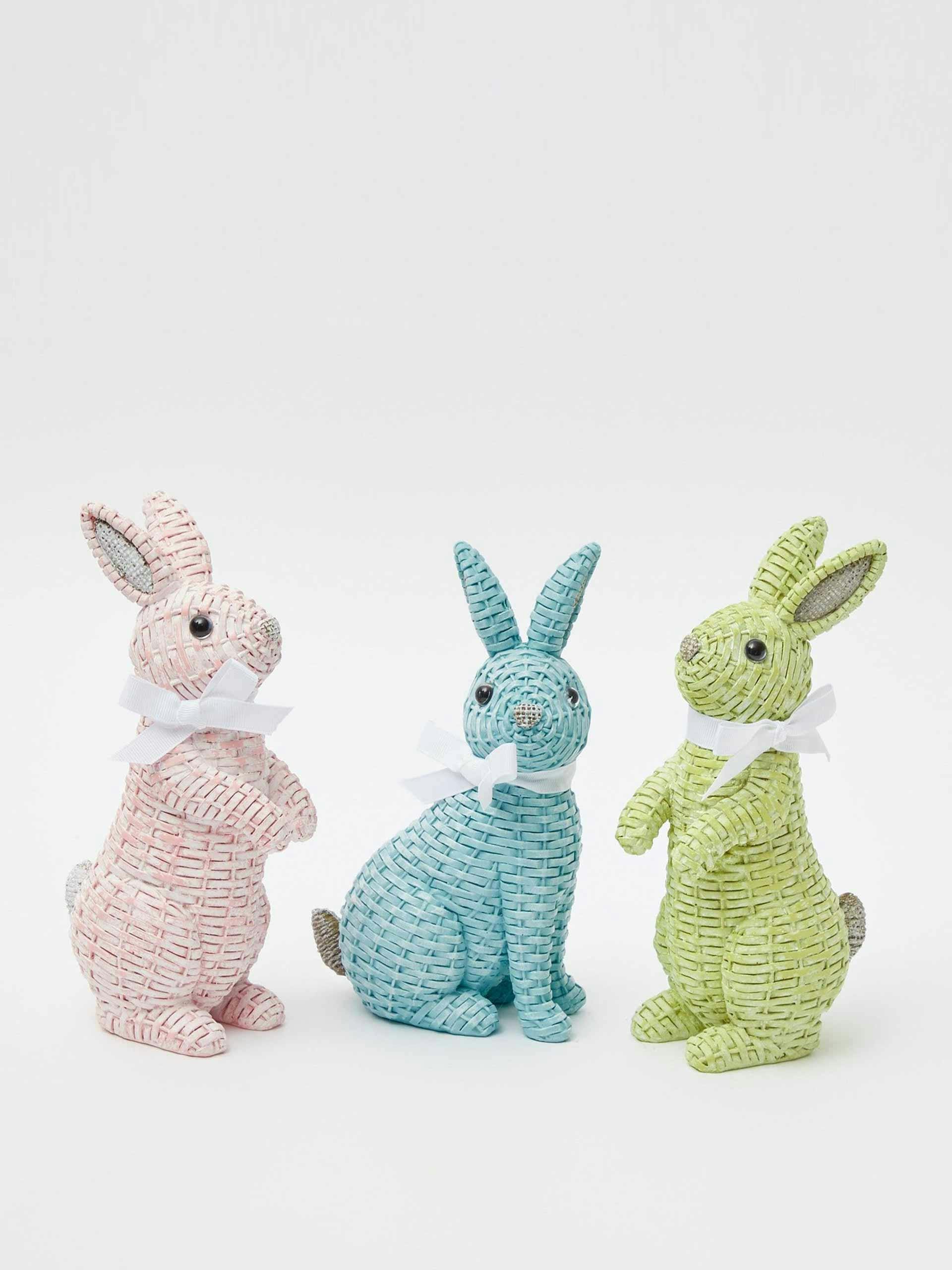 Pastel rattan rabbit family