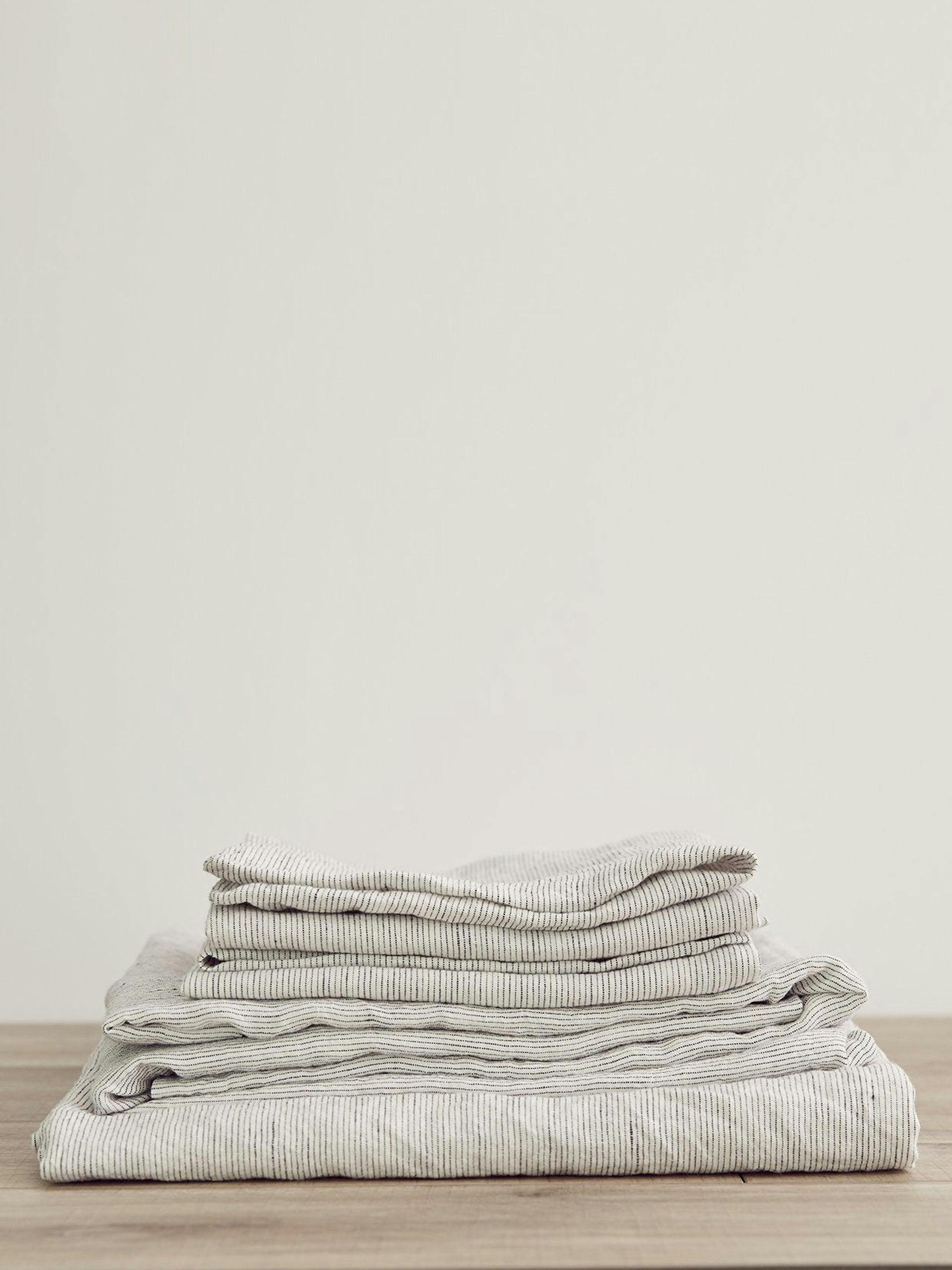 Striped linen sheet set with pillowcases