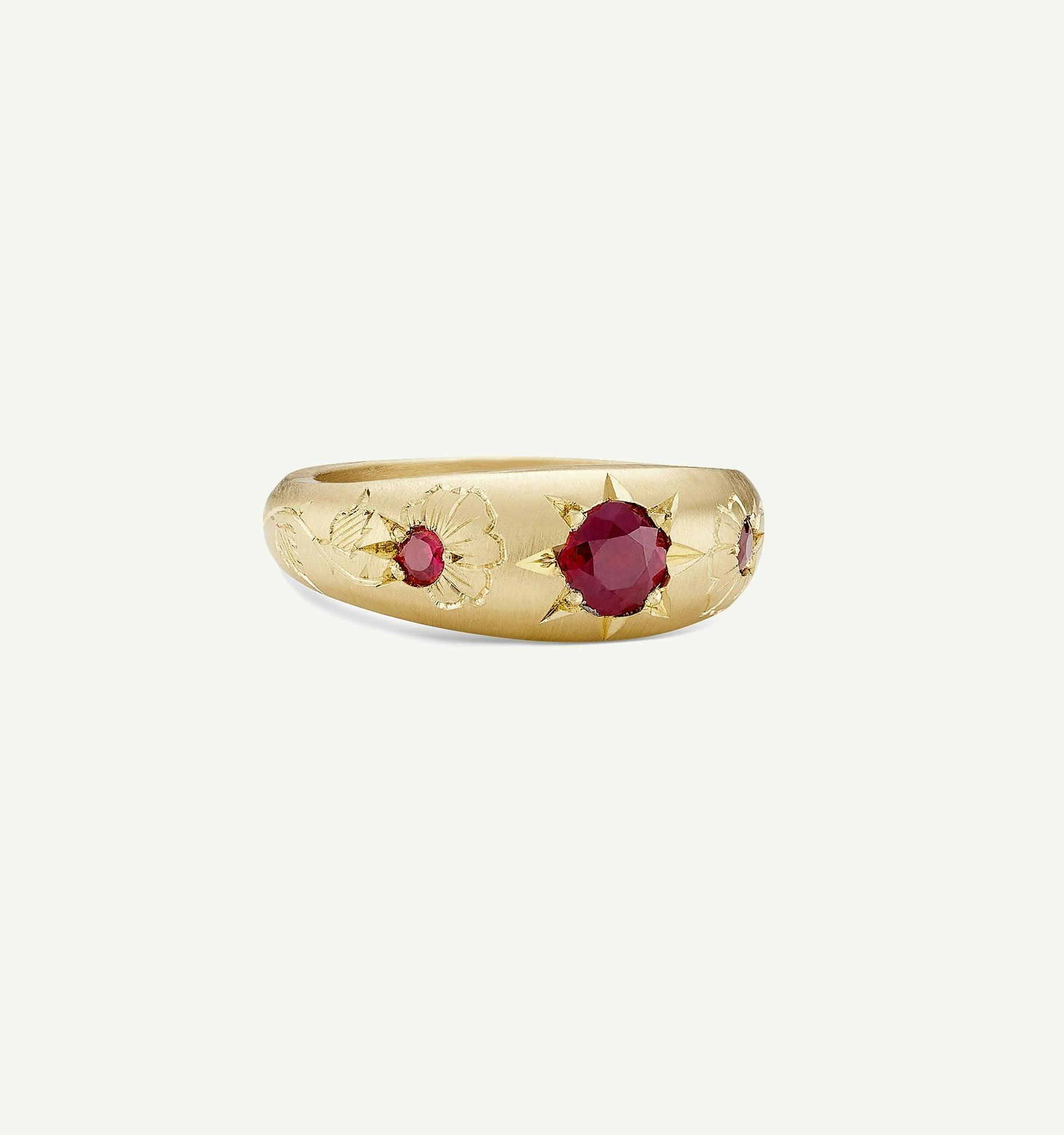 18kt yellow gold and rubies Wild Rosebud ring