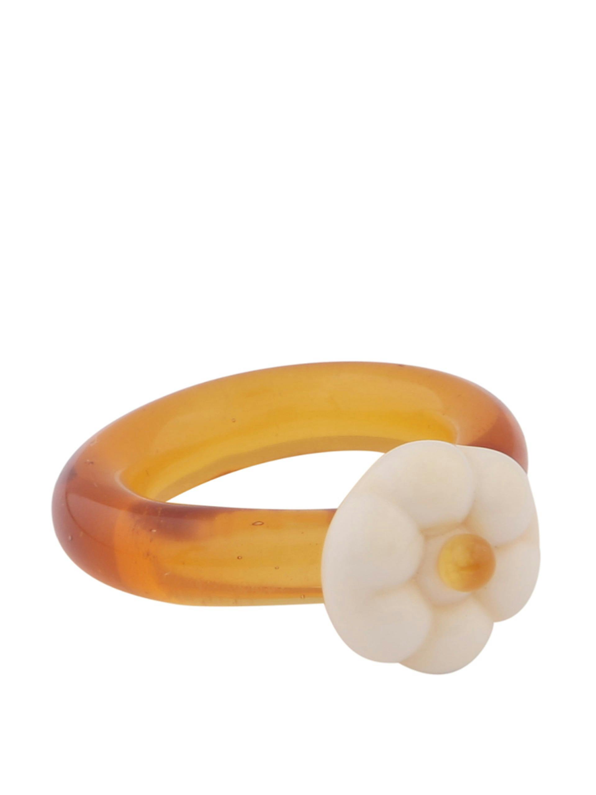 Daisy ring in amber and ivory