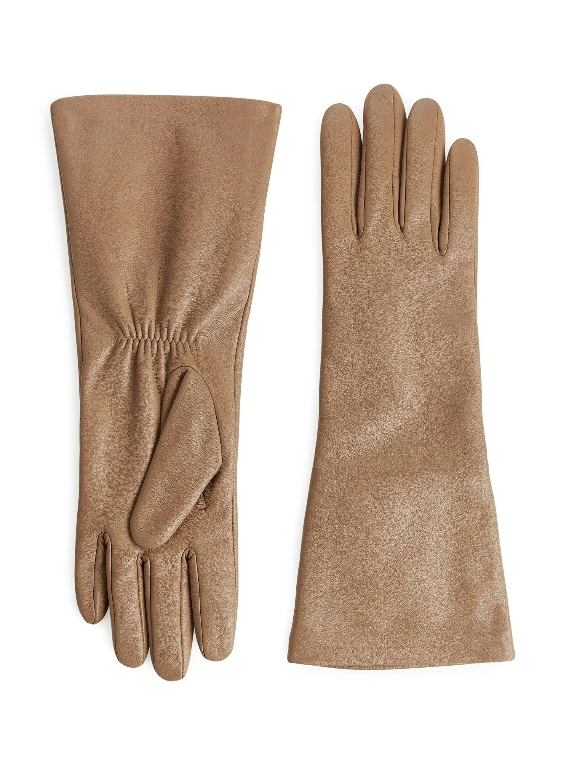 Beige leather gloves