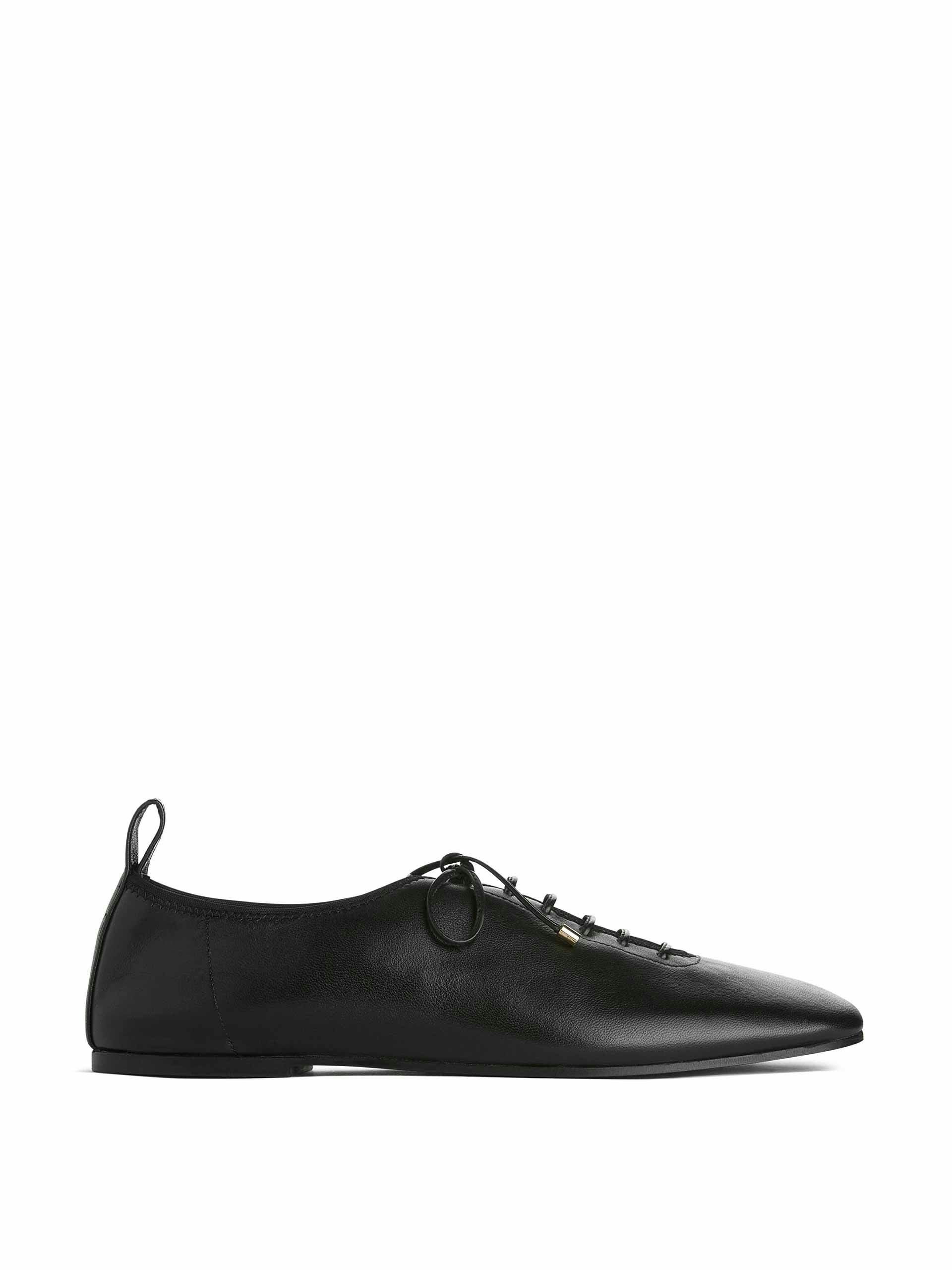 Lace-up Derby flats