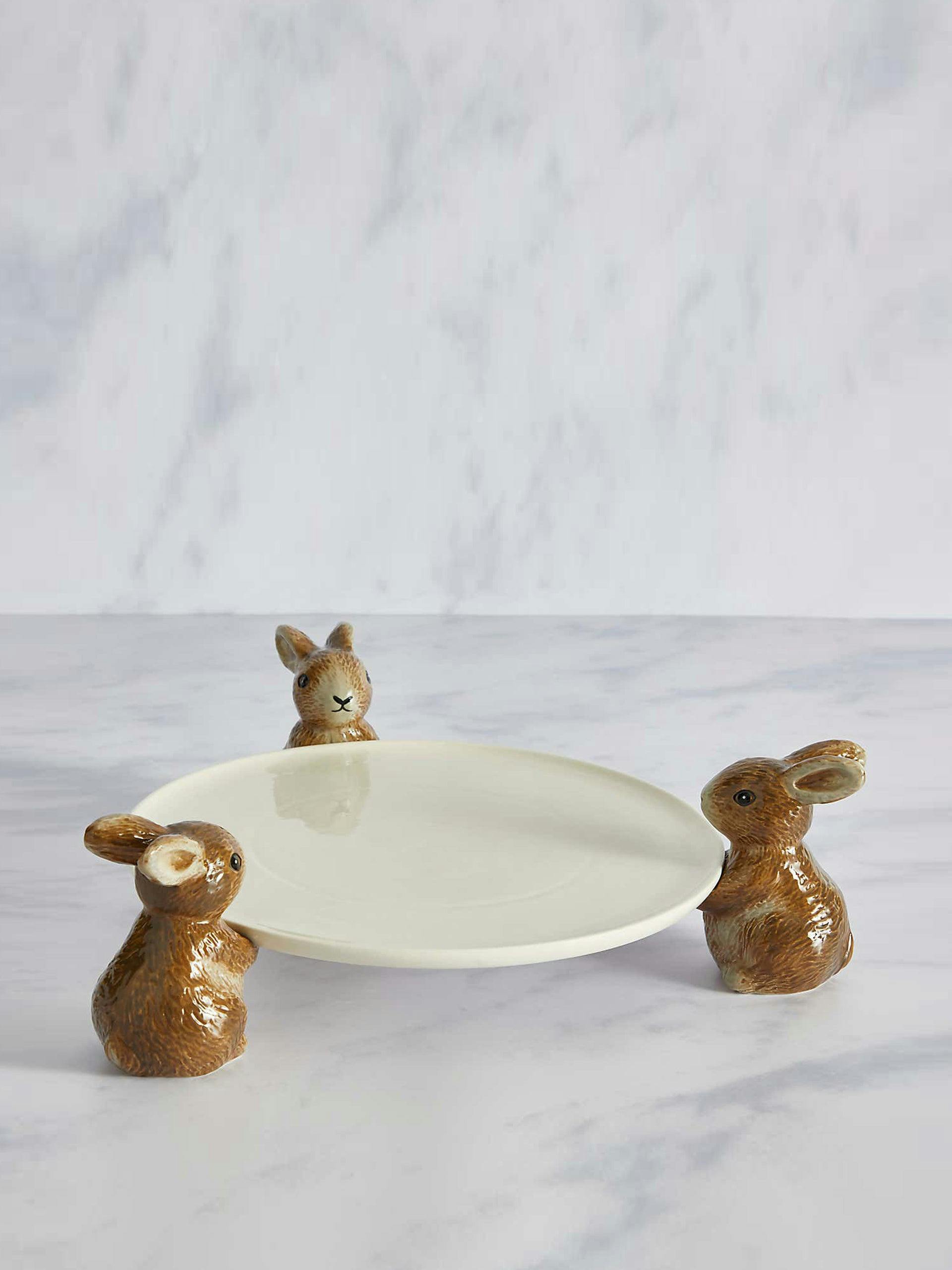 Homestead rabbit cake plate