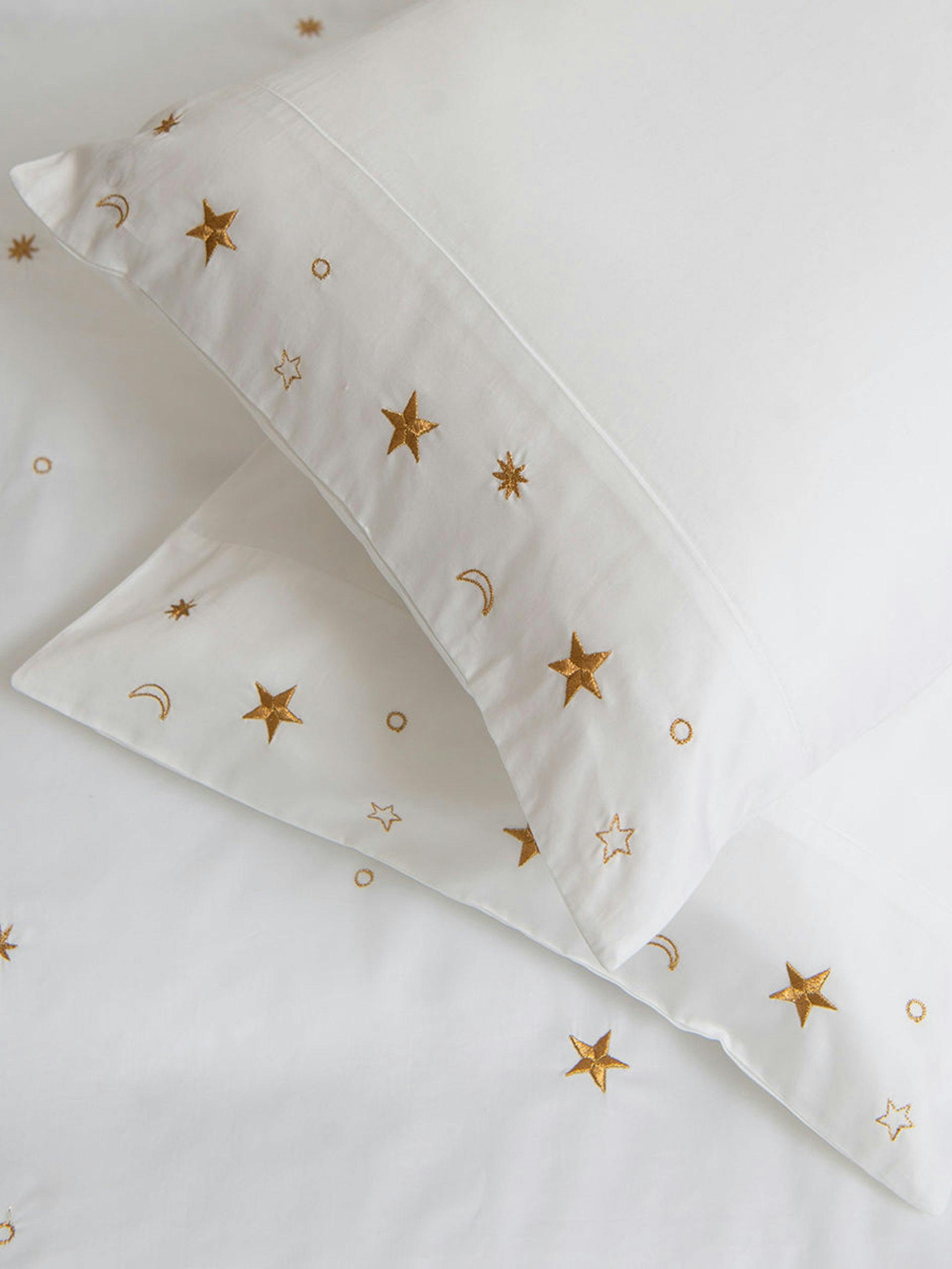 White constellation pillowcases (set of 2)